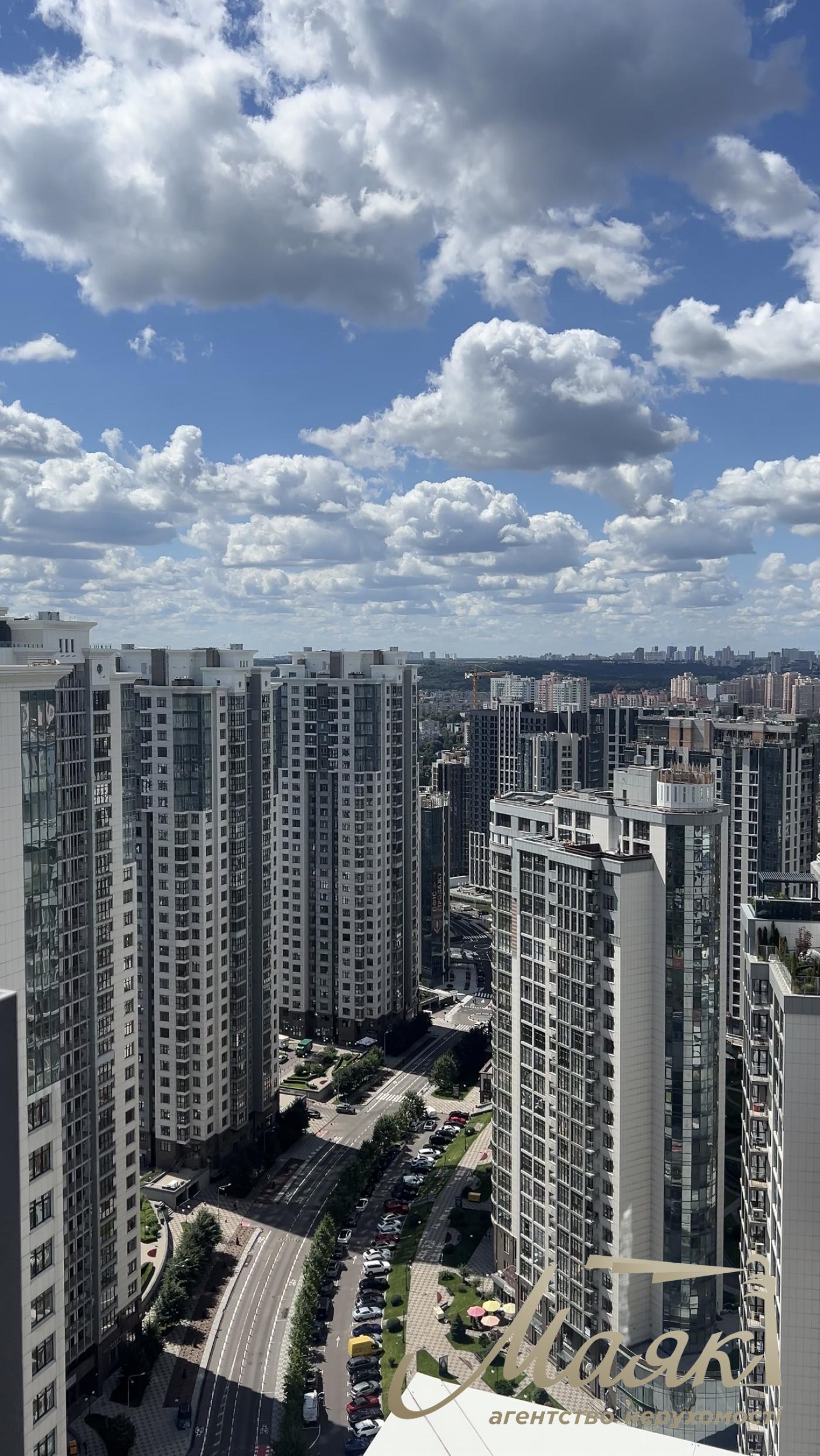 Продаж видового пентхауса 240м2 у ЖК "Новопечерські Липки", вул. Андрія Верхогляда (Драгомирова) 7, Печерський район, Київ.