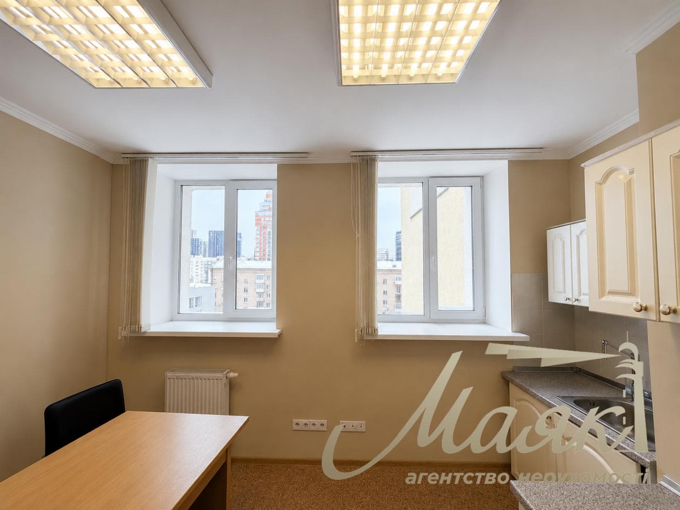 Office for rent 258m2 in the center of Kyiv, Antonovycha street.