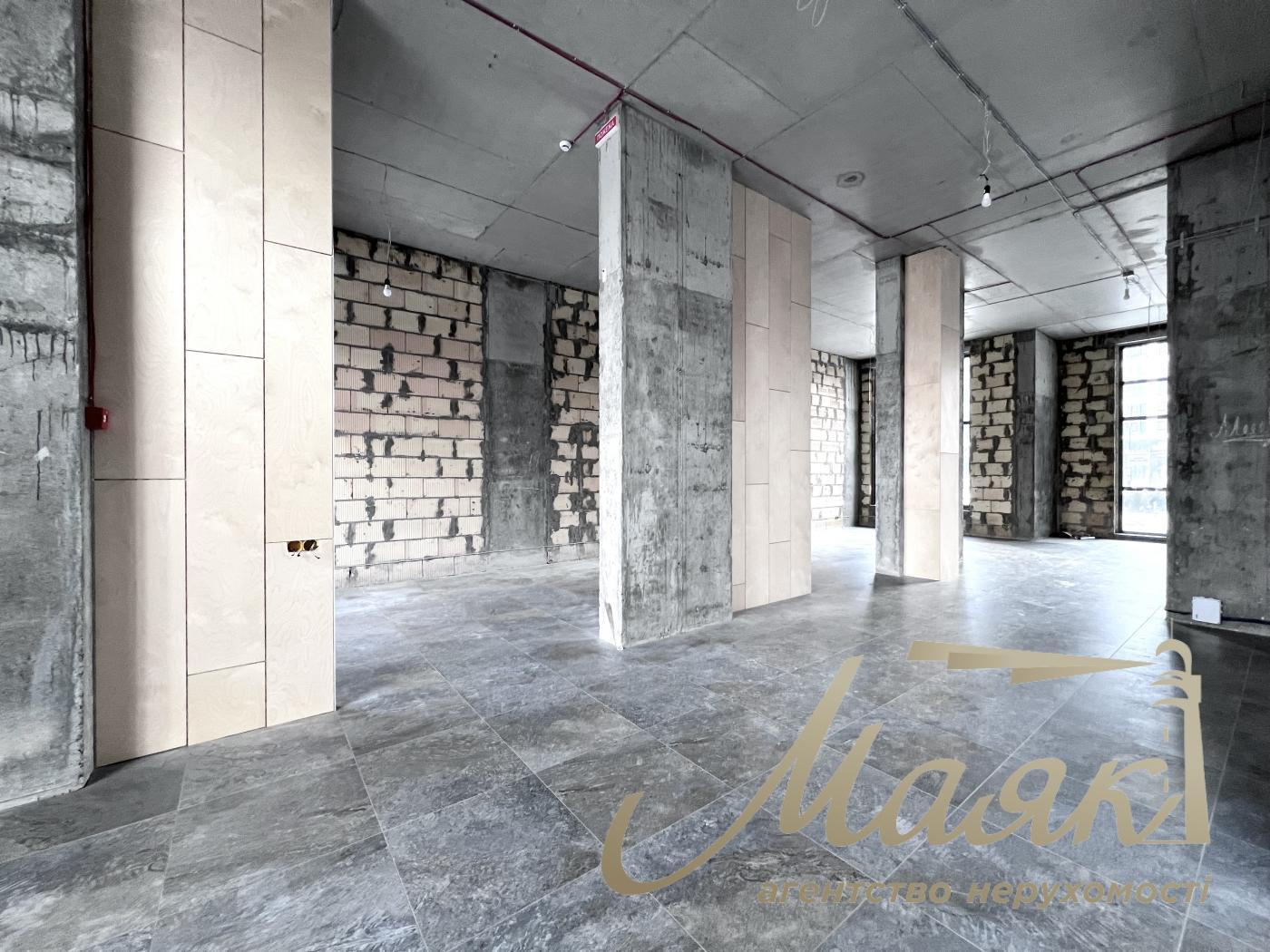 Rent a facade premises of 125 sq.m. on Narodnoe Opolchenie Street in Sky Avenue Residential Complex