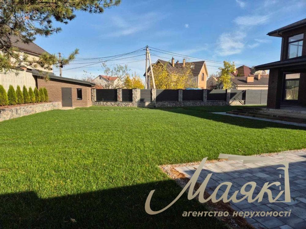 Продаж будинку преміум-класу 286м2 с. Плюти, Обухівський напрямок, Київс