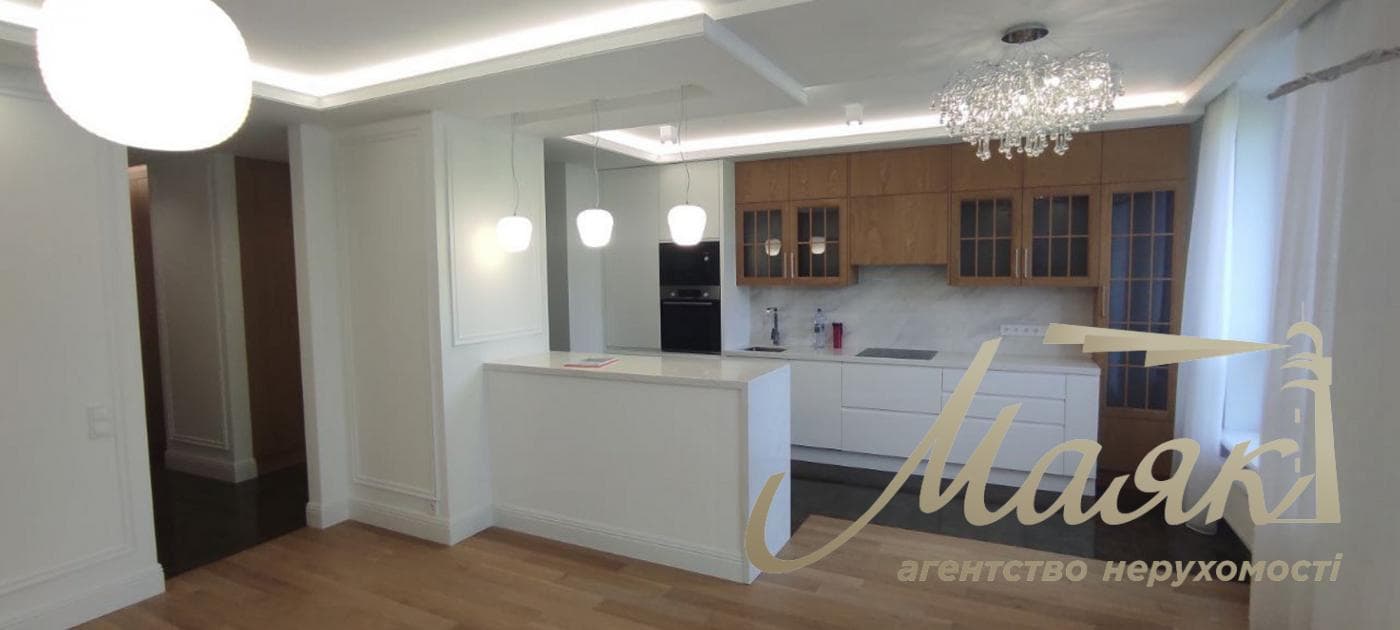 2-bedroom apartment for sale in the Podil Plaza & Residence residential complex, Hlubochitska Street