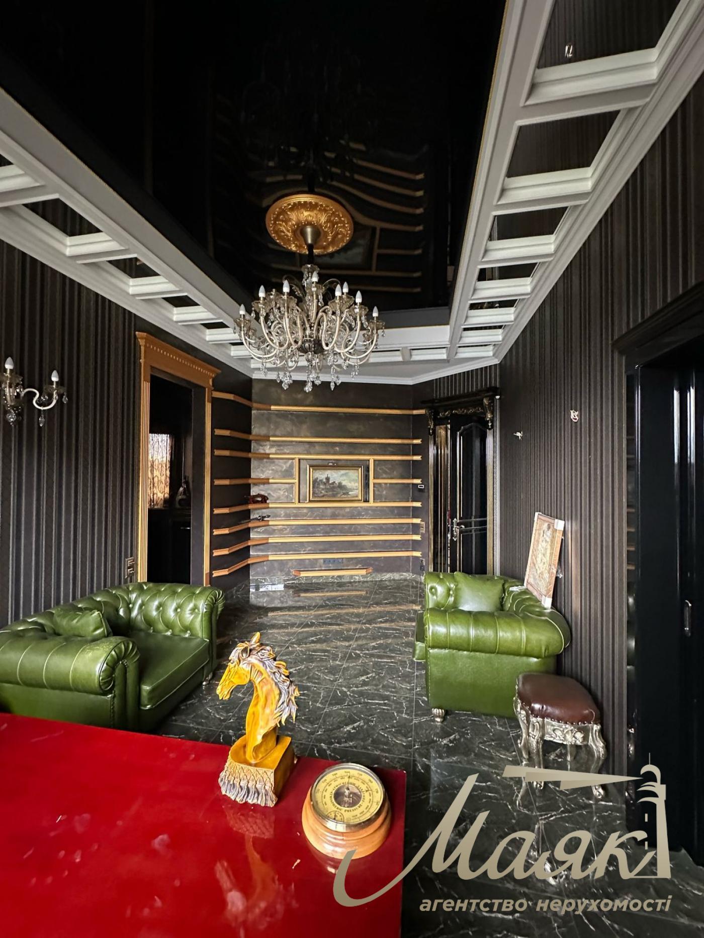 For sale one-storey cottage with access to the lake in the cottage town in the village of New Bezradichi, Obukhiv district.