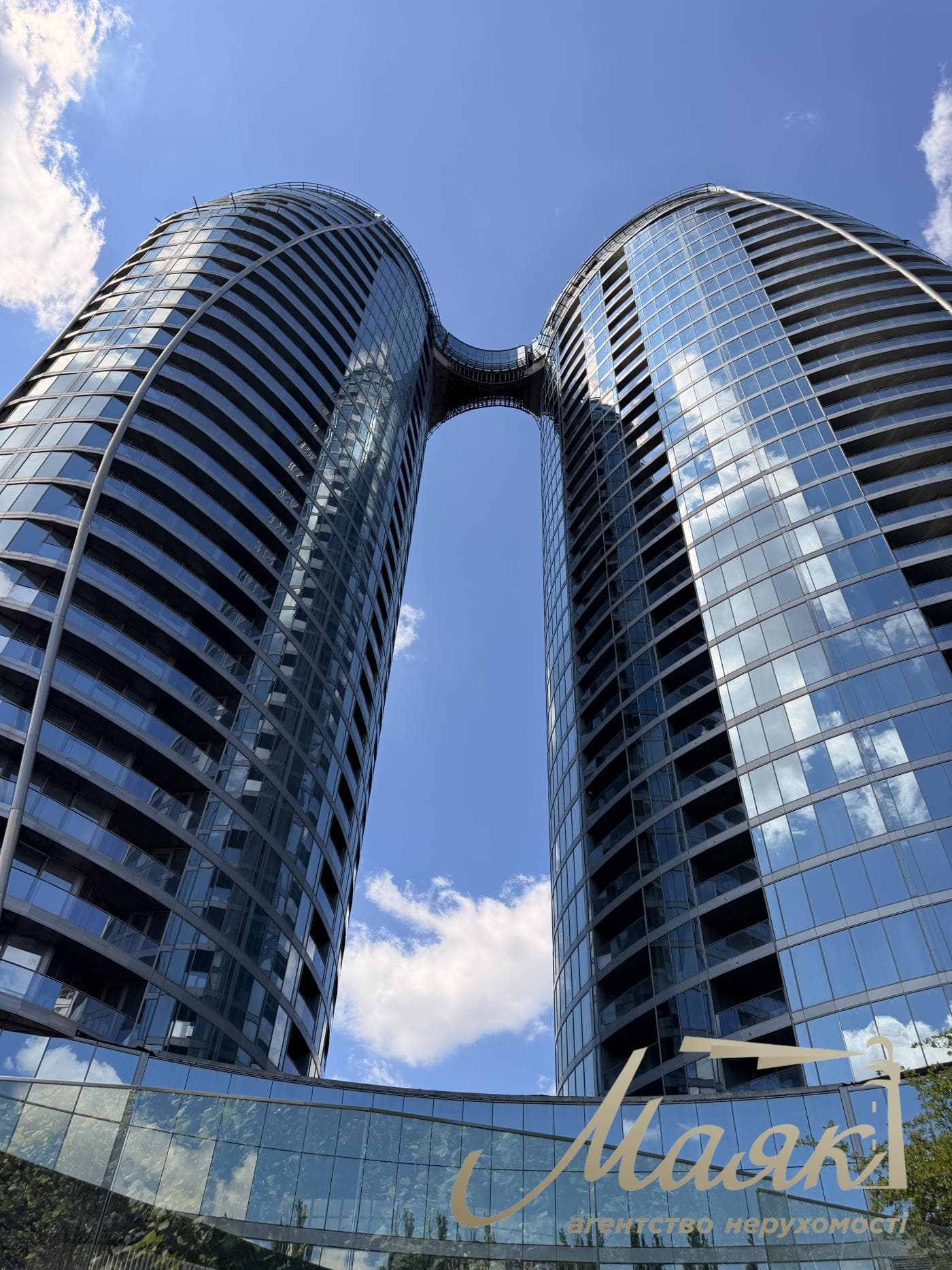 Commercial Space for Sale in the Taryan Towers Residential Complex, John Paul II Street