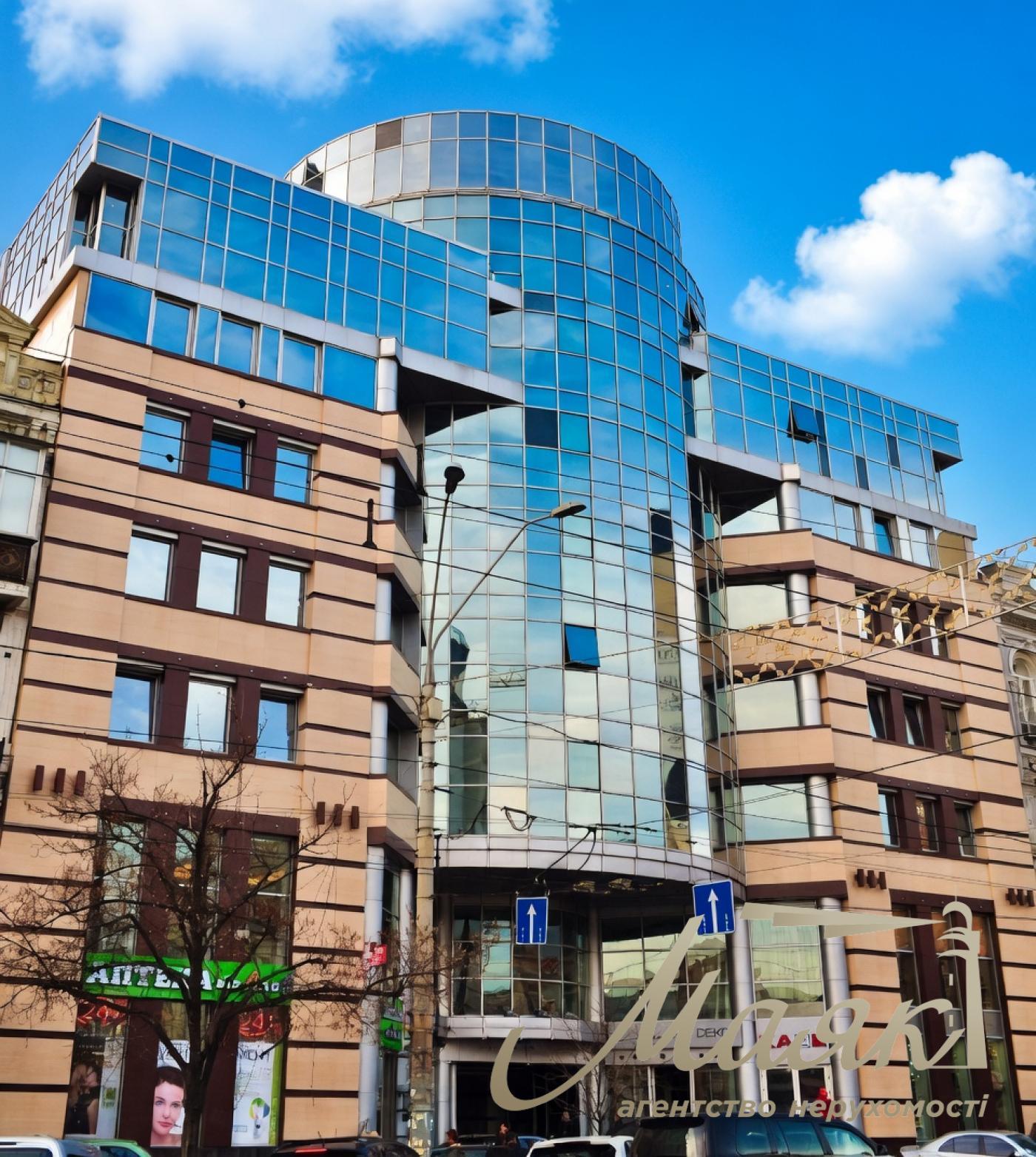 Sale of office 300 sq.m. in the center of Kiev, near the NSC "Olympic"