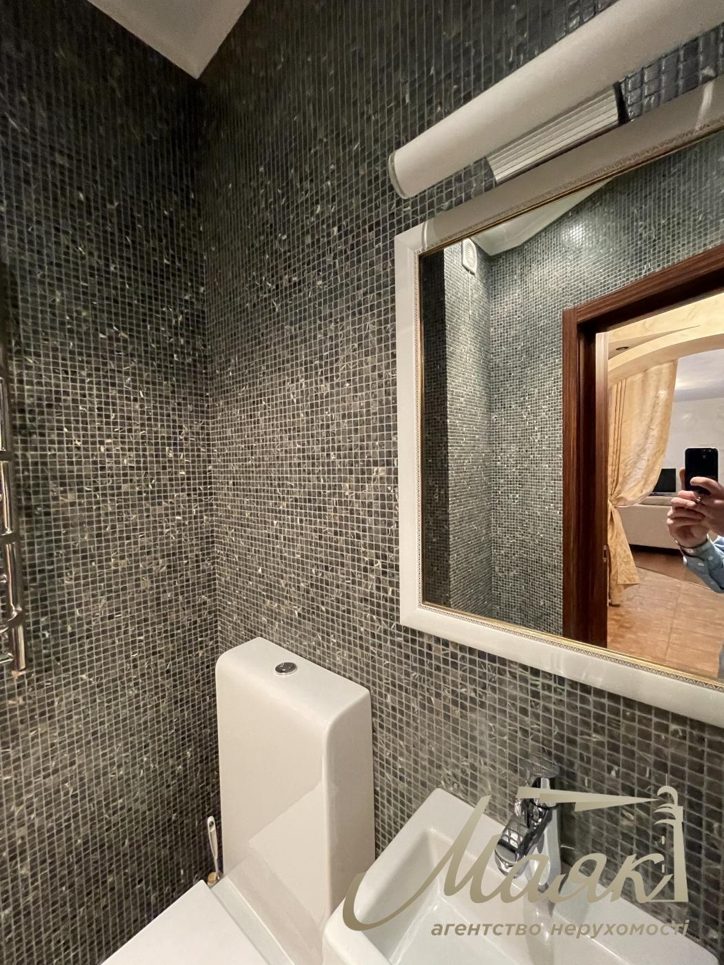 Продажа двухуровневой 4-комнатной квартиры ул. Котельникова, Святошино