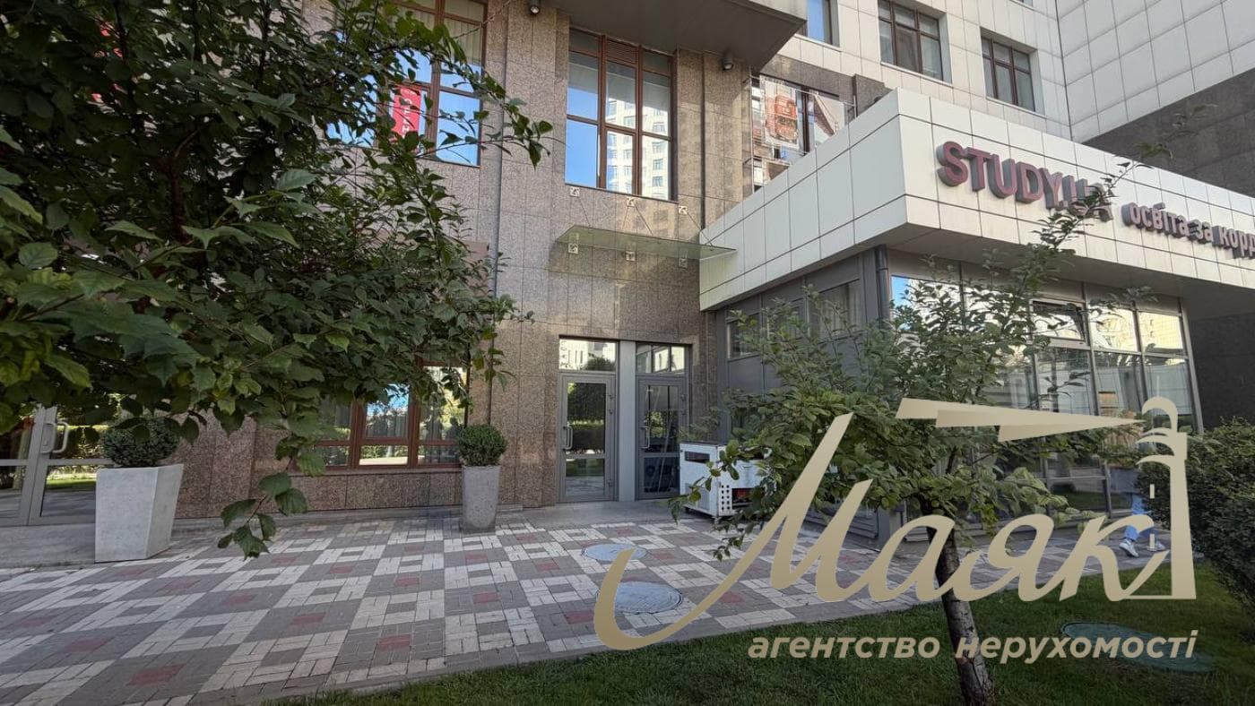 Продаж комерційного приміщення площею 234 м² у ЖК «Новопечерські Липки», вул. Андрія Верхогляда (Михайла Драгомирова), 16