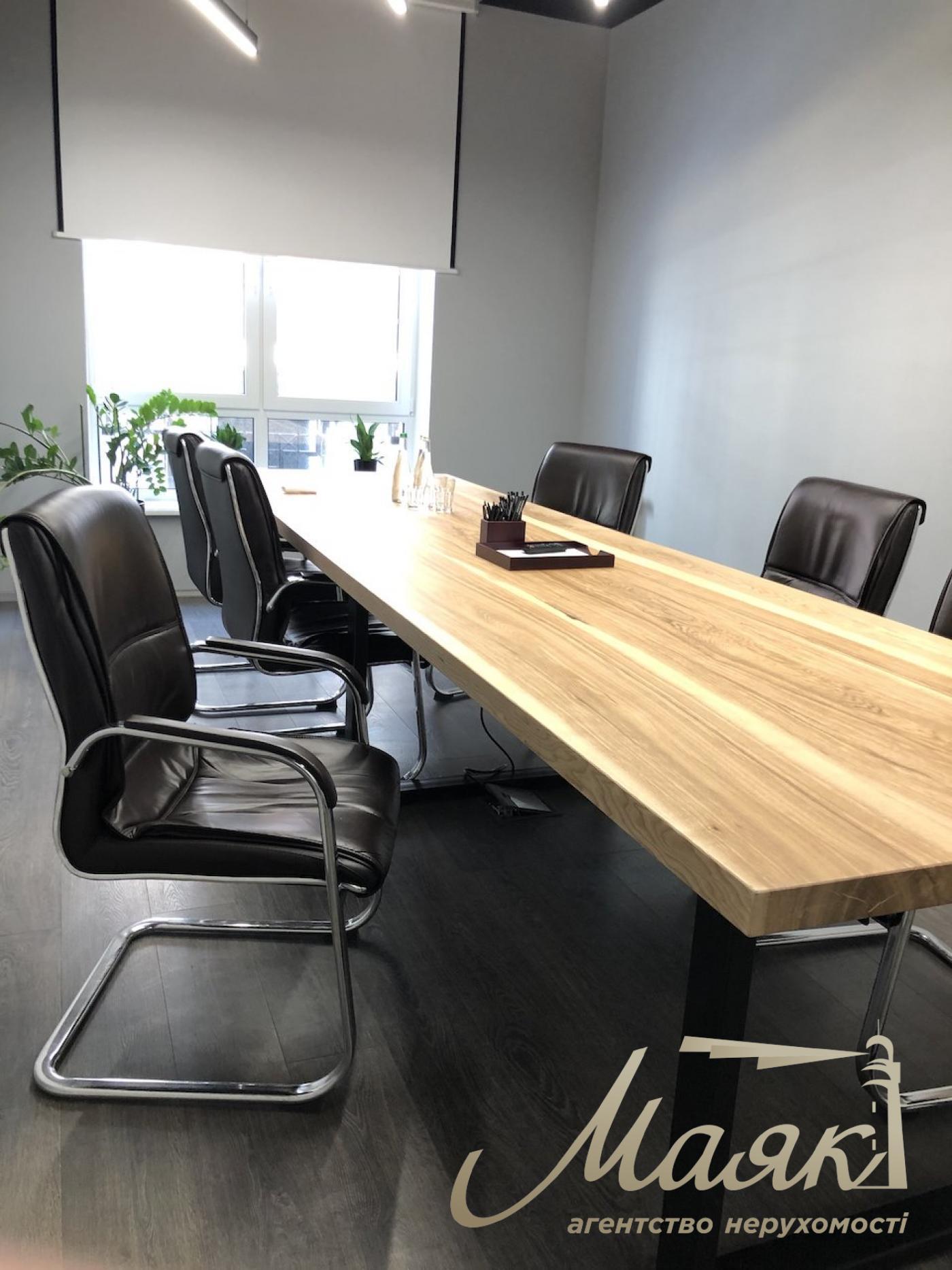 Оренда офісу 220м2 на Воздвиженці по вул.Дегтярна 8, Поділ.