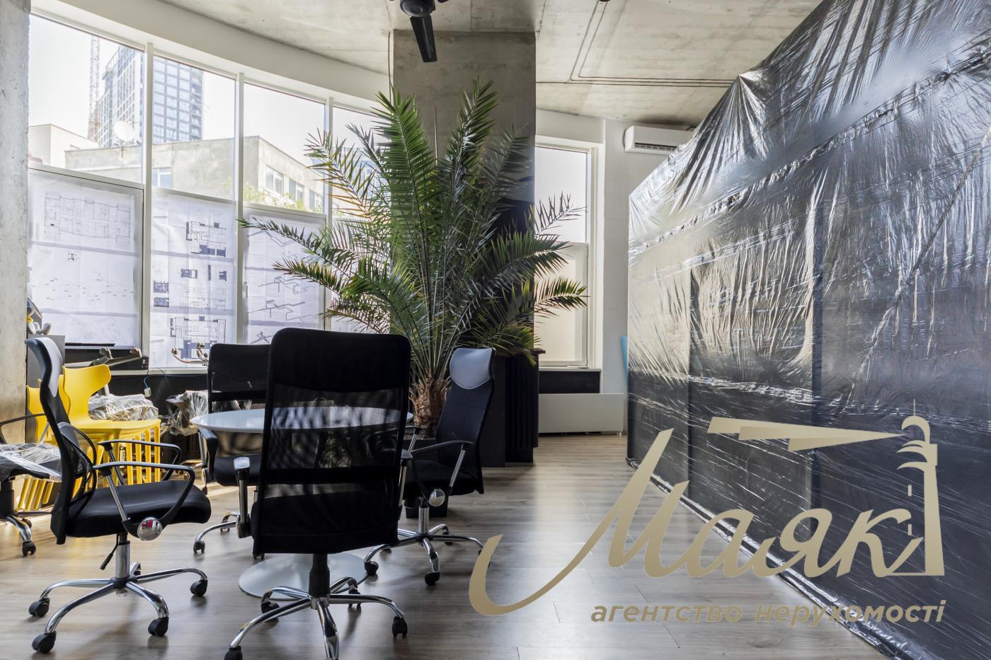 Sale of commercial premises 160 m2 in residential complex Prestige Hall, Tyutyunnika 37/1, Center