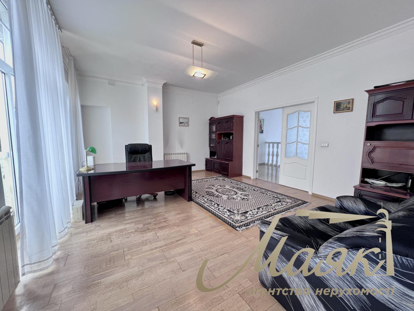 Rent 3-storey house 492,7m2, Lesniki