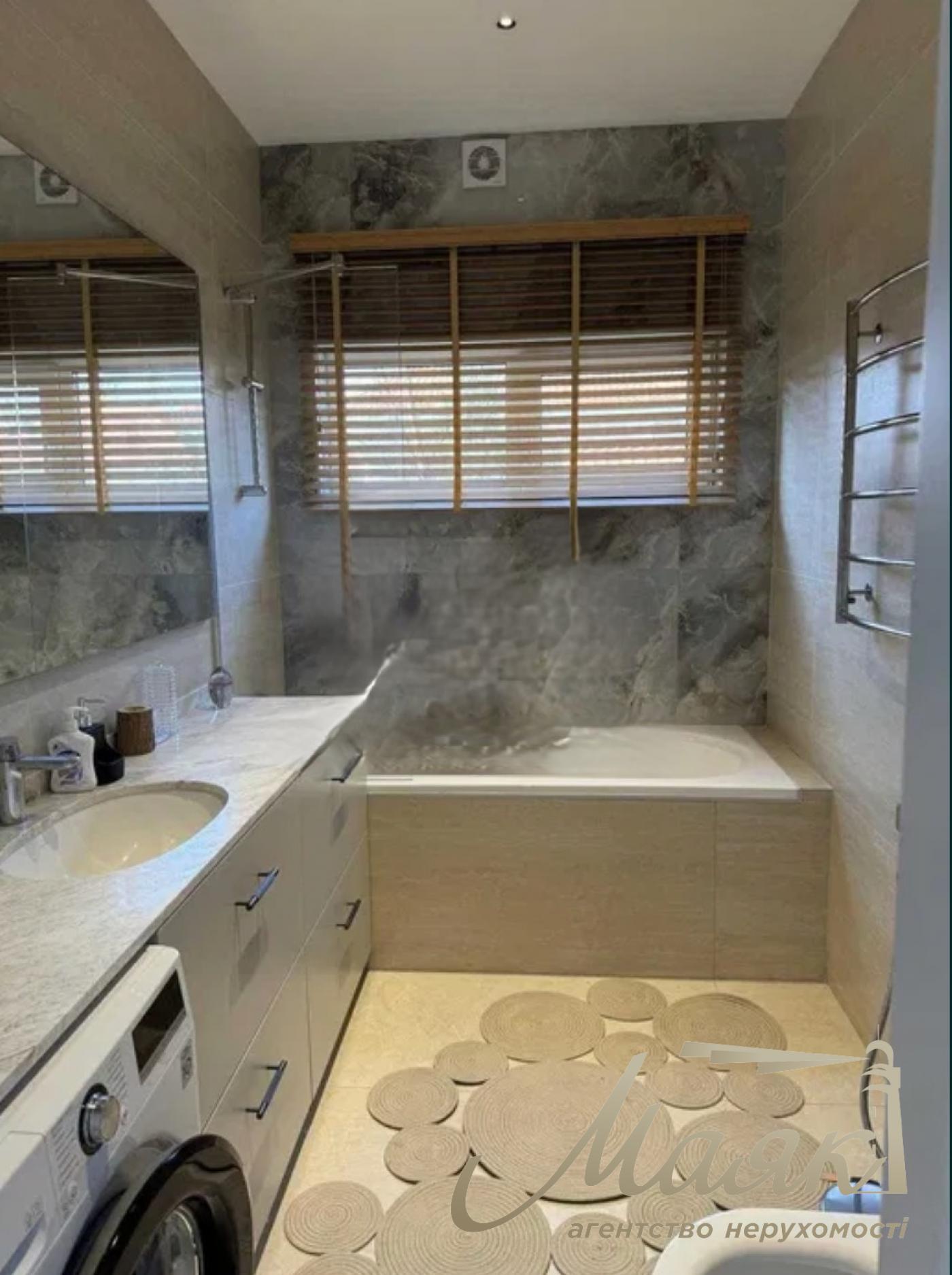 Оренда шикарного сучасного будинку 160 м² у Романкові | Закрита територія