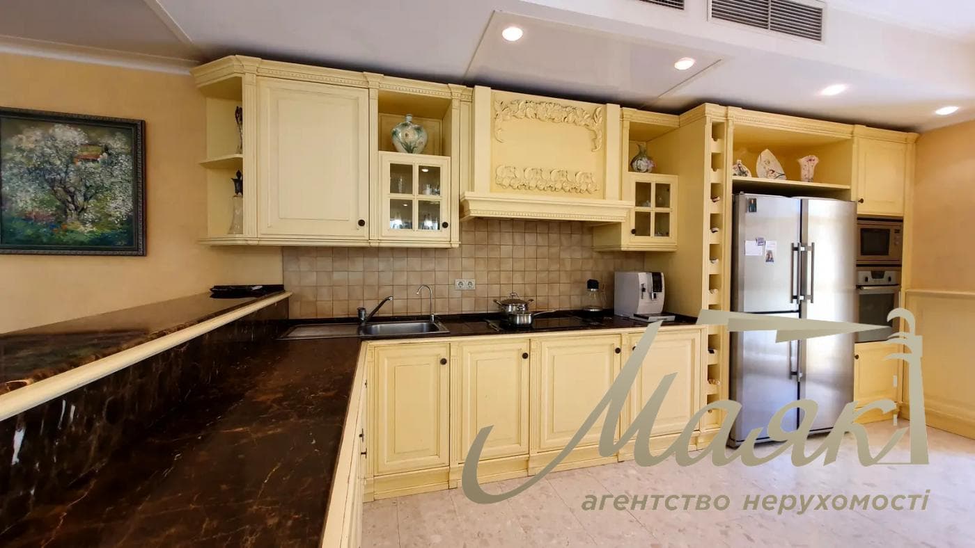 Selling a house on the Dnieper 700m2 in s.Kozin, Dam 2 km with a swimming pool in Kozin/Koncha Zaspa, Obukhiv direction, Kyiv region 45 hectares of land.