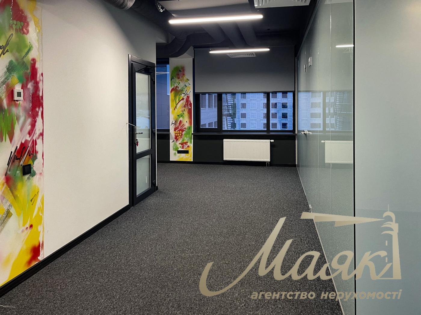 Аренда офисного помещения 561м2 в БЦ по ул.Саксаганского