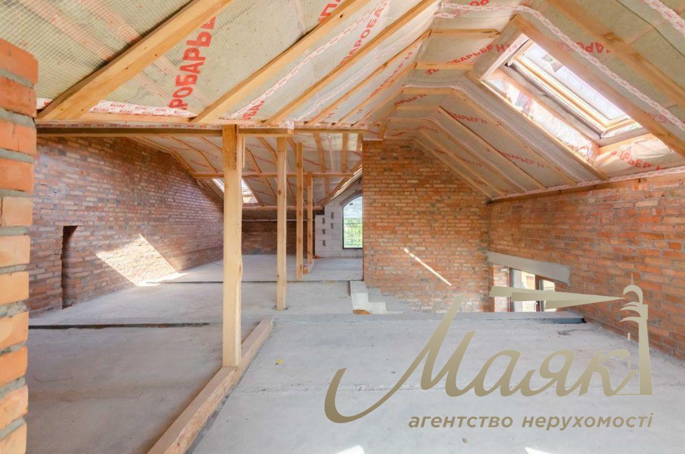 Продаж 3х-поверхового будинку вул. Бродівська, с. Чапаївка, Київ