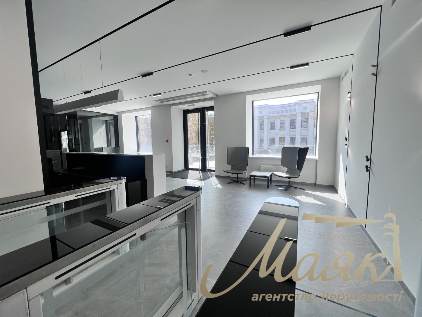 Аренда офисного помещения 500м2, БЦ Нивки Сити