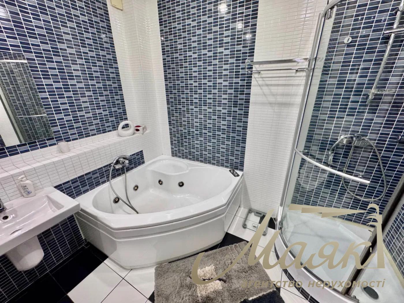 Оренда 4-кімнатної квартири, стм. Дружби народів, Печерськ, Київ