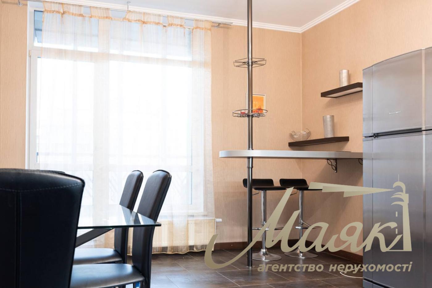 Rent 2-bedroom apartment 85m2 LCD Novopecherskie Lipki str. Andrey Verkhoglyada