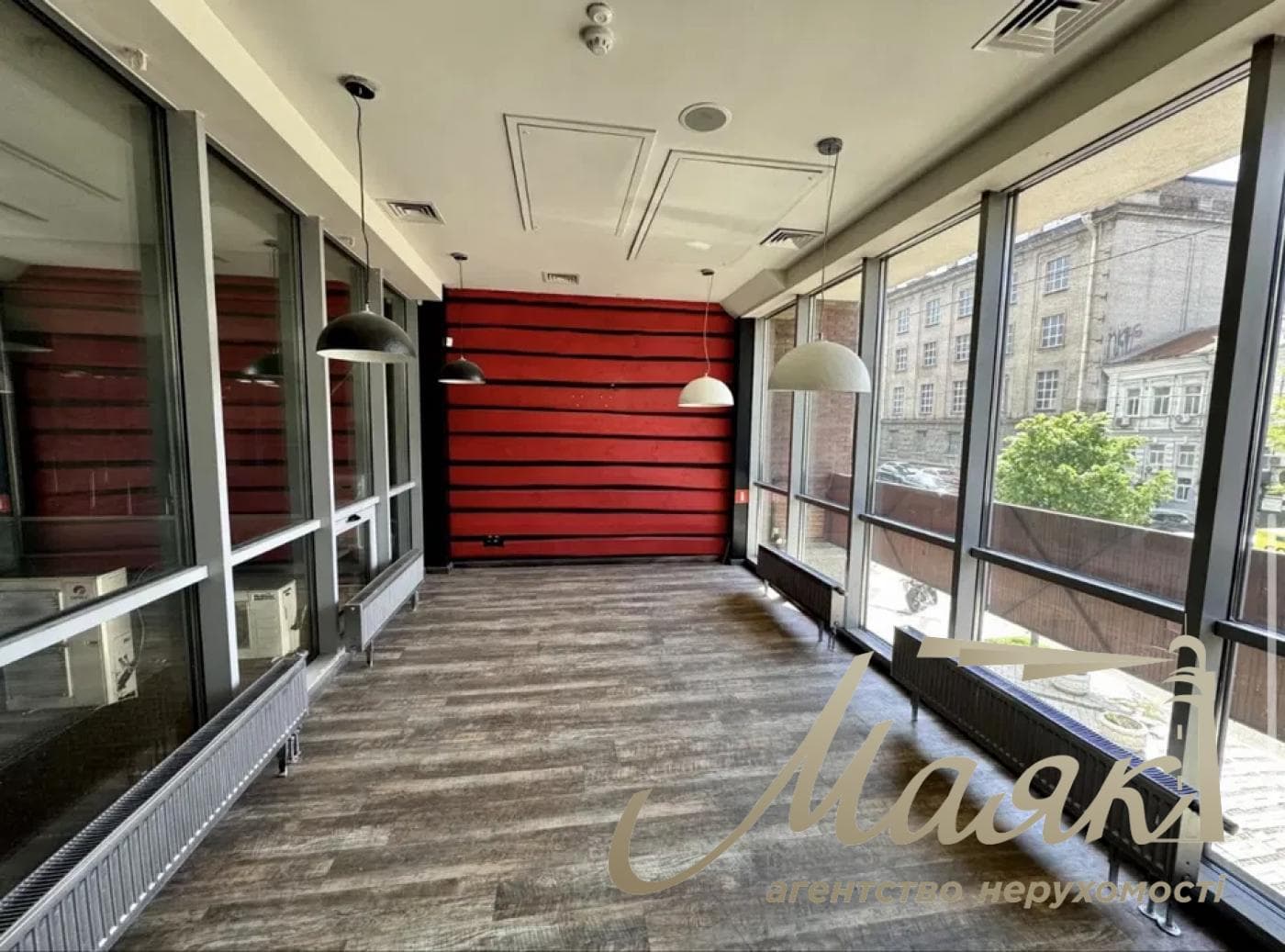 Rental of a street-facing space (235 square meters) on Taras Shevchenko/Saksaganskogo Boulevard