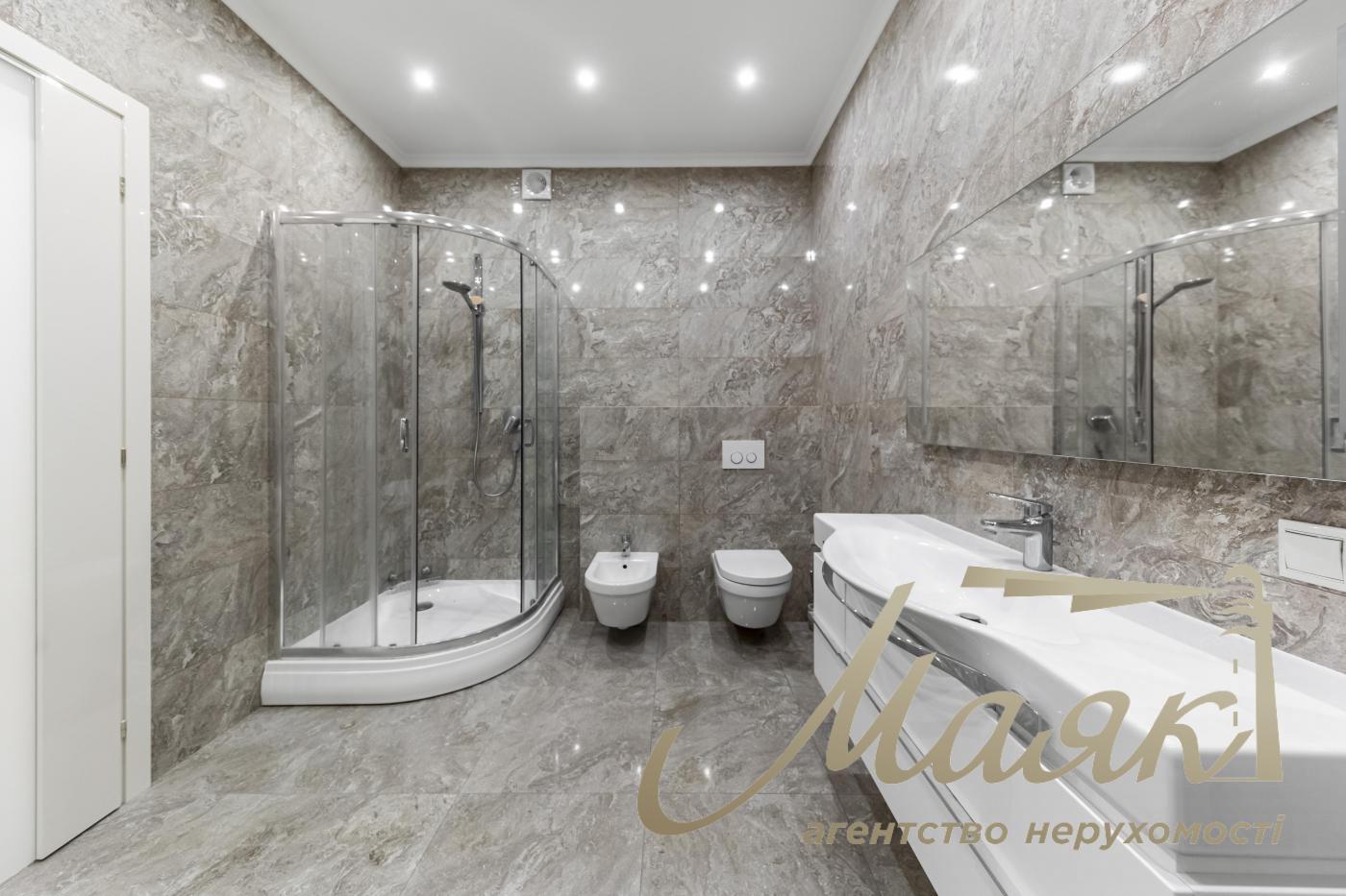 Продажа квартиры 200м2 в центре Кловский спуск, 7