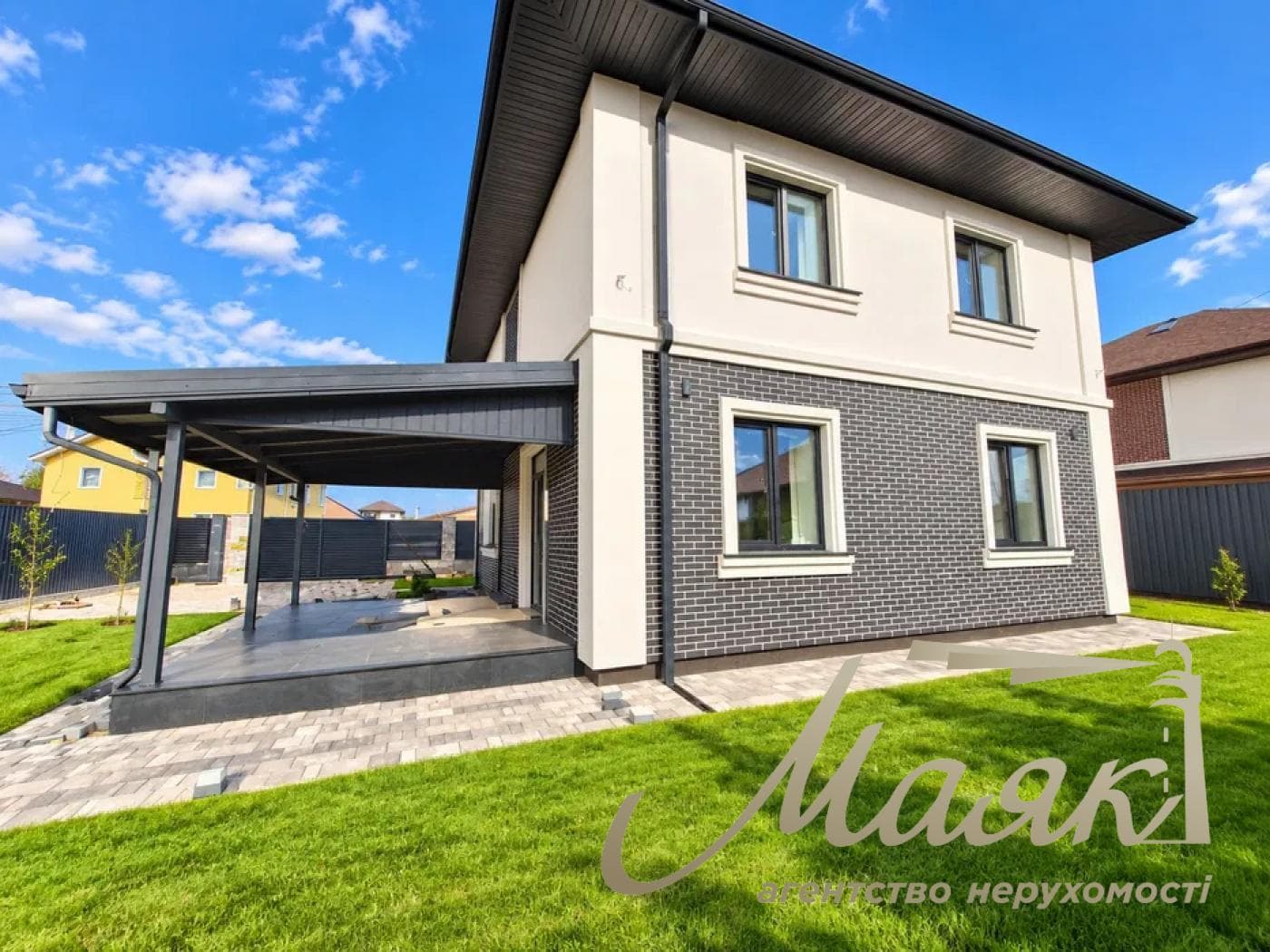 Продаж 2-поверхового будинку без ремонту під чистове оздоблення площею 157 м² у с. Хотов, вул. Юності, Києво-Святошинський район, Київська область