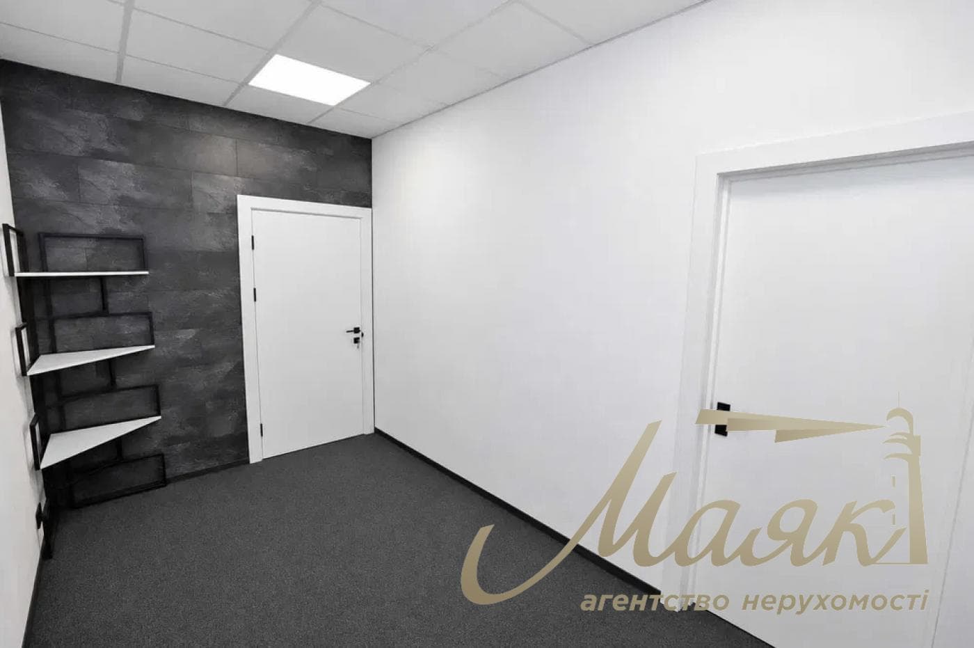 Rent a 180 m² furnished standalone office at 32A Yevhen Konovalets Street, Pechersk