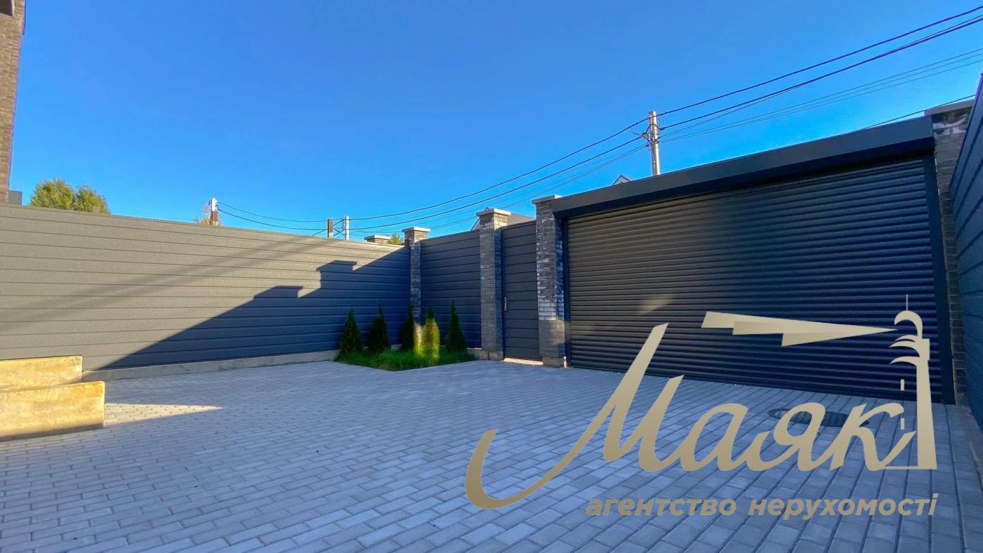 Продажа дома 250м2 с жилым подвалом в Соломенском районе ул. Березова