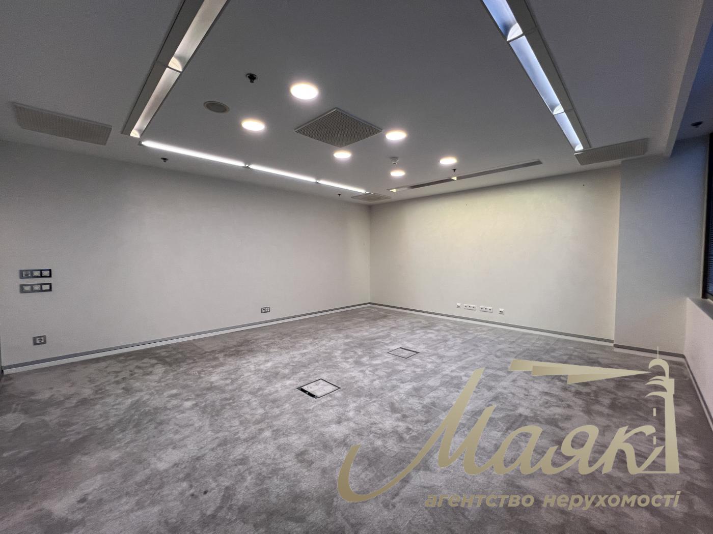 Оренда офісу 77 кв.м в БЦ Леонардо по вул. Богдана Хмельницького 52/17