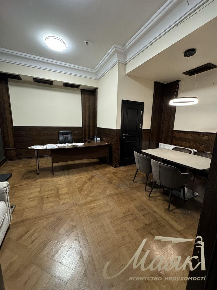 Оренда офісу площею 140 м² за адресою: вул. Жилянська, 72-А, Університет