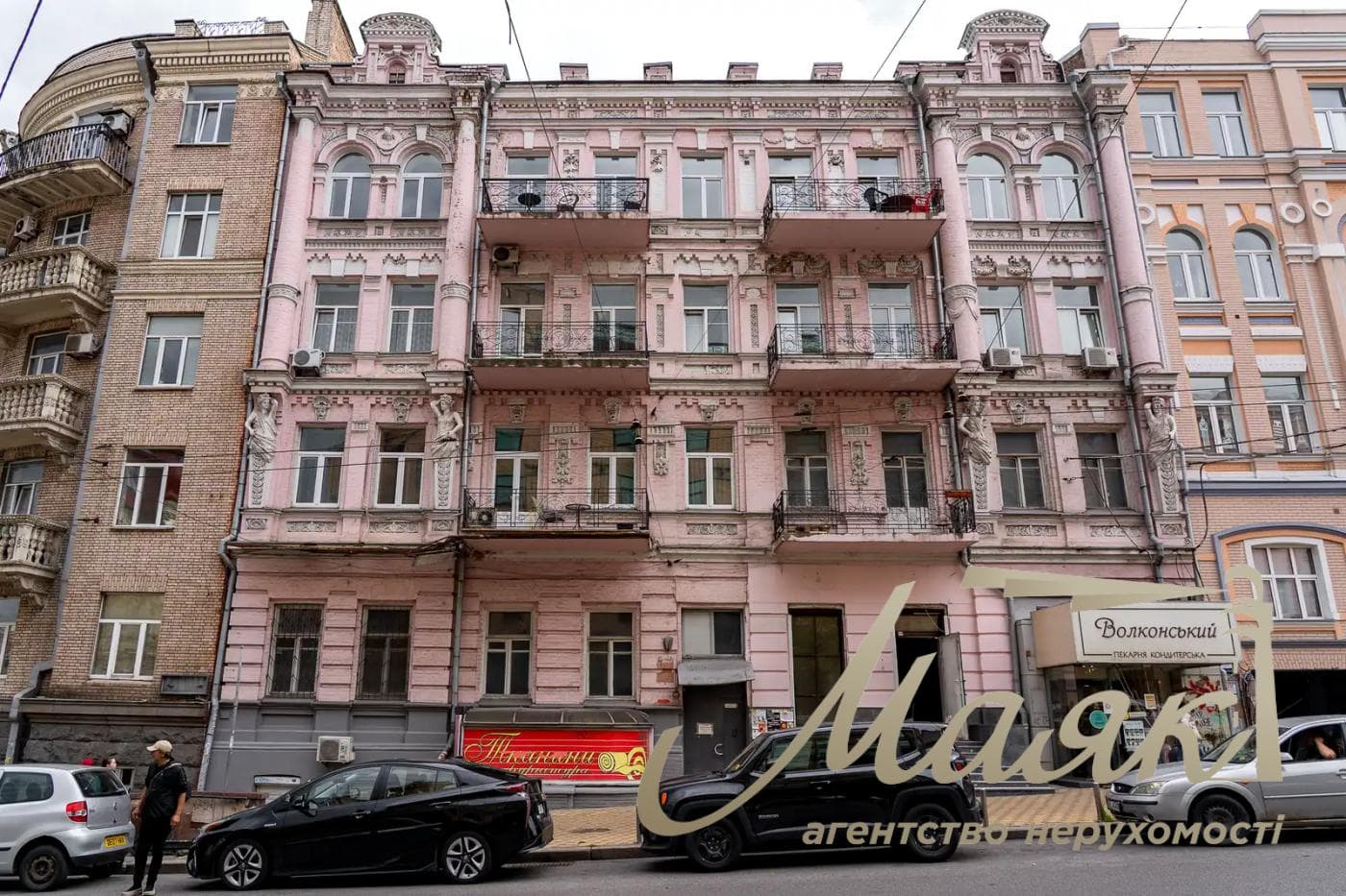Оренда офісу площею 135 м² на вул. Скоропадського, 1, на площі Українських Героїв.