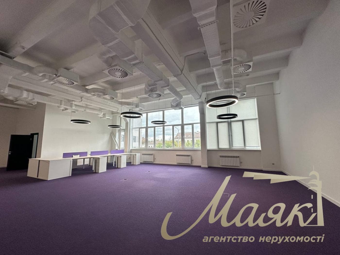 Оренда офісу площею 1 220 м² у бізнес-центрі на вул. Лаврській, Печерський район.