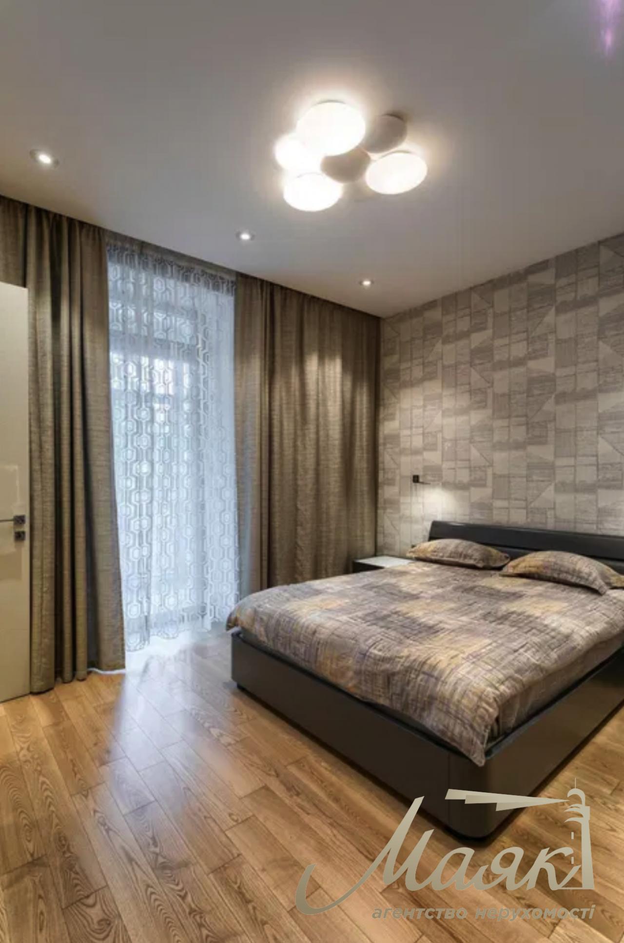 Sale of 3-room apartment Shota Rustaveli street