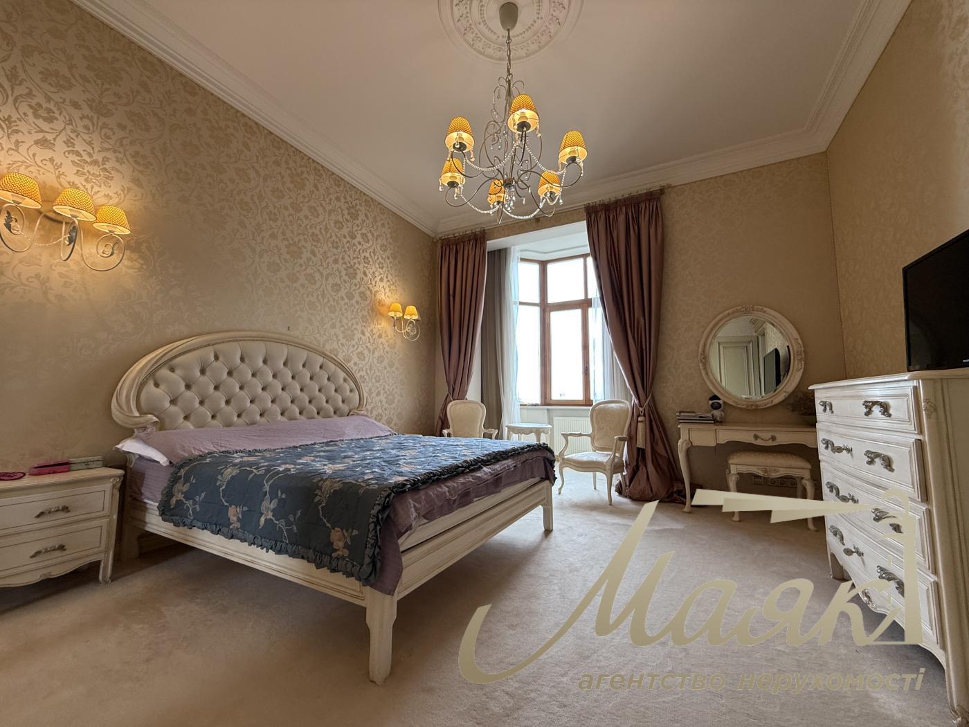 Аренда видовой 3к квартиры 245 кв. м на ул. Паторжинского 14, Центр, Шевченковский район