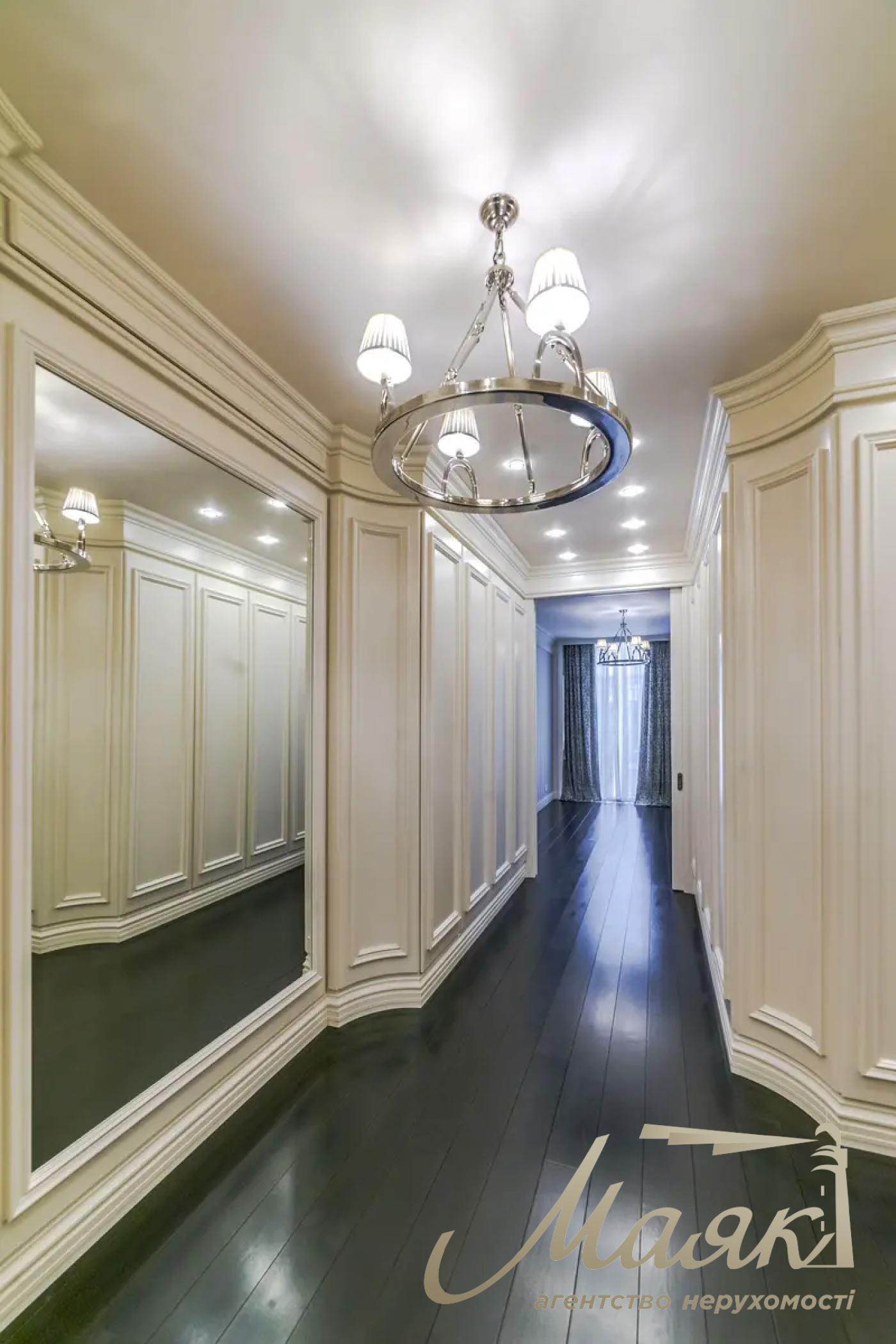 For sale 9-room penthouse with terrace in LCD "Novopecherskie Lipki", Pechersky district, Kiev, 660 m²