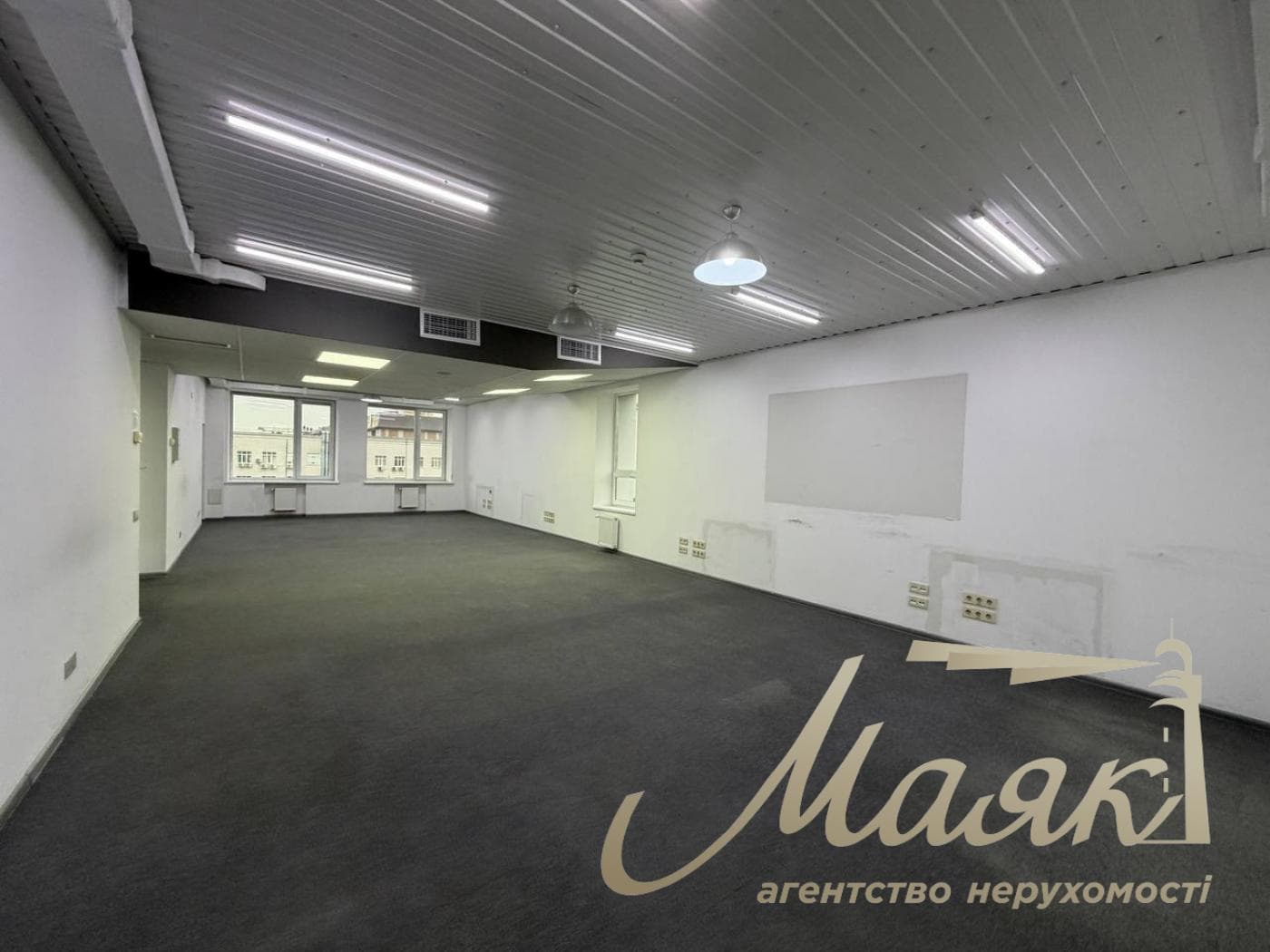 Оренда офісу площею 750 м² у бізнес-центрі «Доміно», вул. Нижній Вал, 51, Поділ.