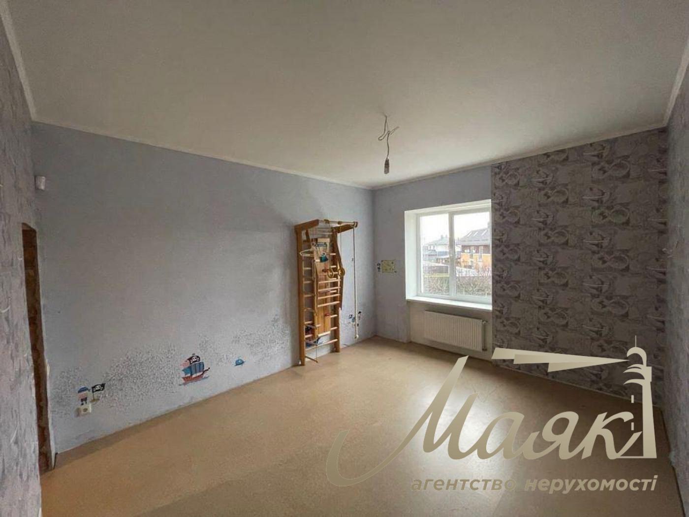 Продажа капитального дома 296м2 для семьи под Киевом в с. Крюковщина, ул. Вересневая