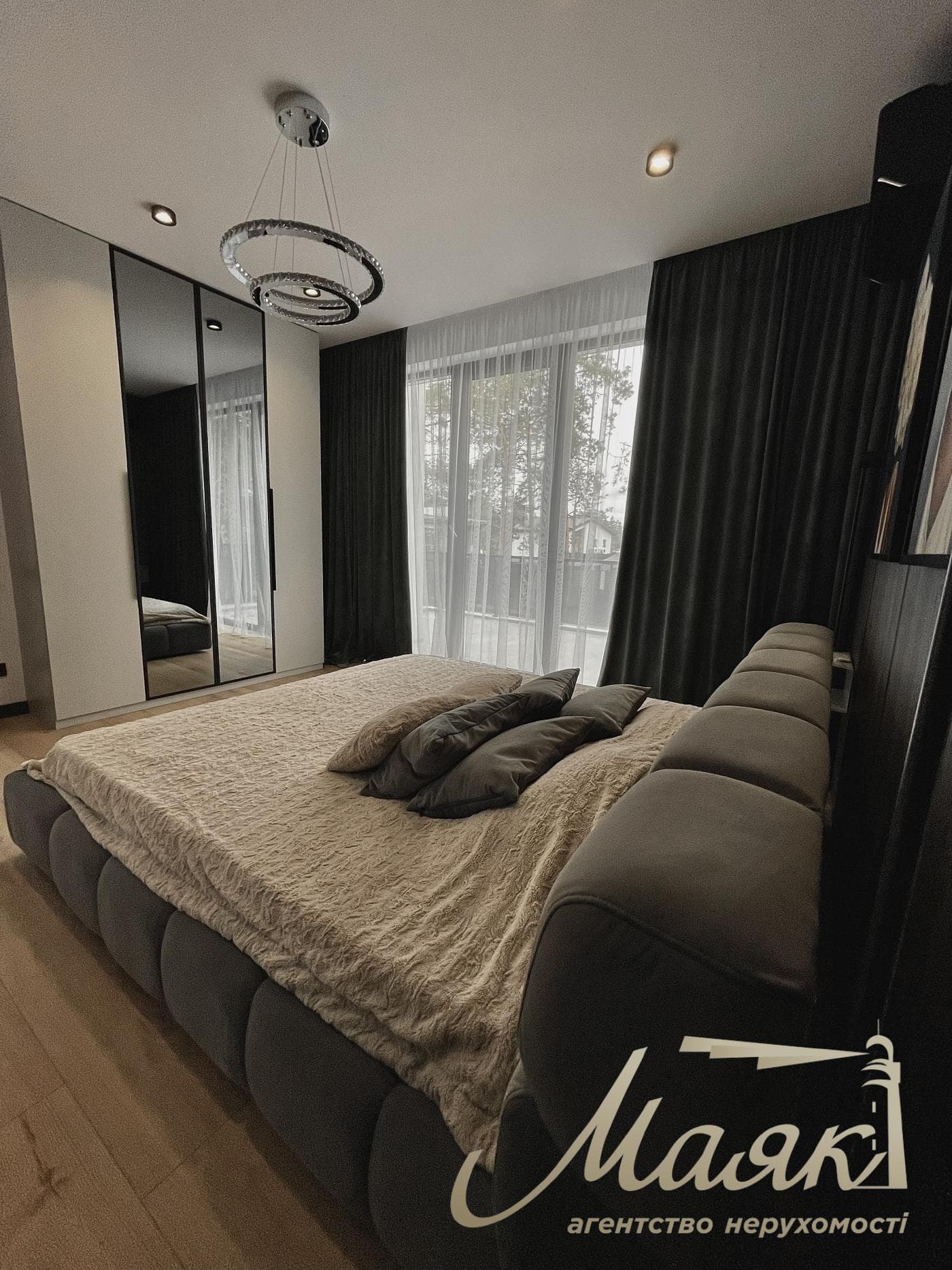 Rent a 150-square-meter two-story house in the “GoldFish” residential complex, Lebedevka, Vyshgorod District