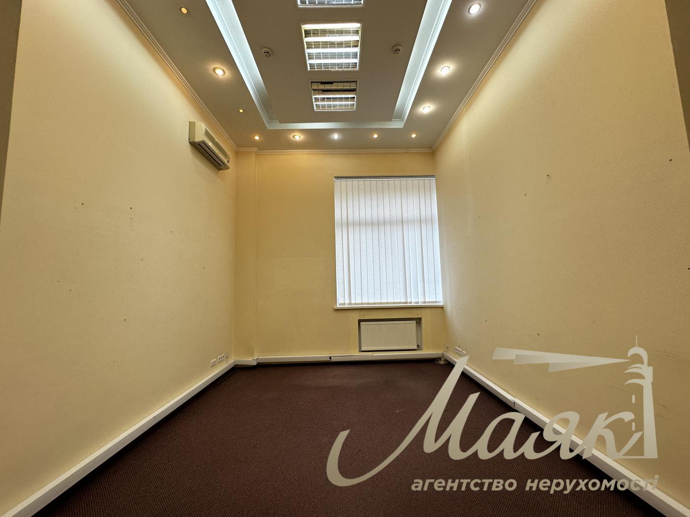 Продаж офісного приміщення в центрі вул. Тургенєвська, 28А-30А