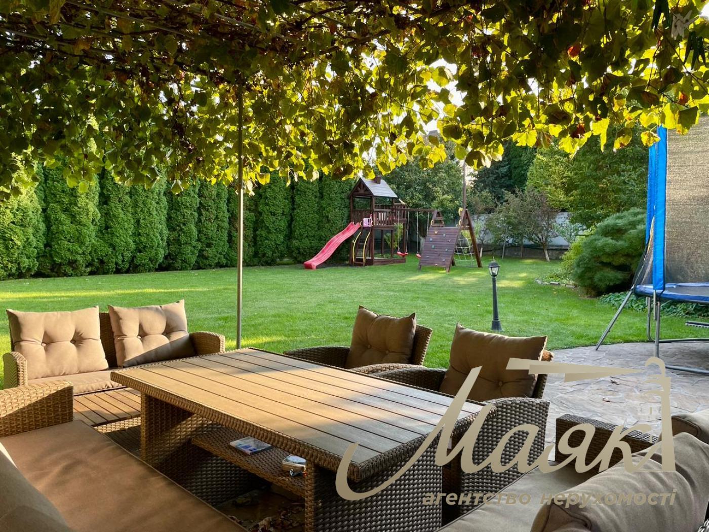 Продаж будинку 550м2 у с. Крюківщина, під Києвом