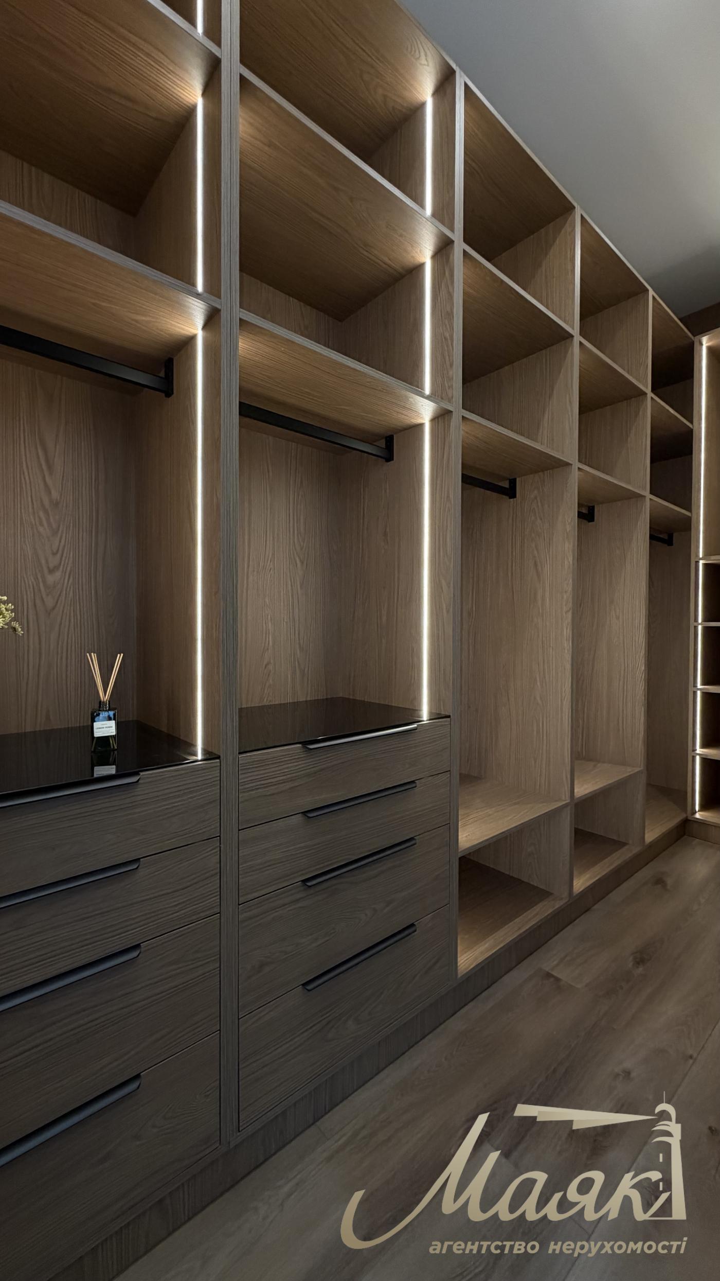 Продаж 2-х поверхового будинку 200м2, КМ Нова Ходосівка