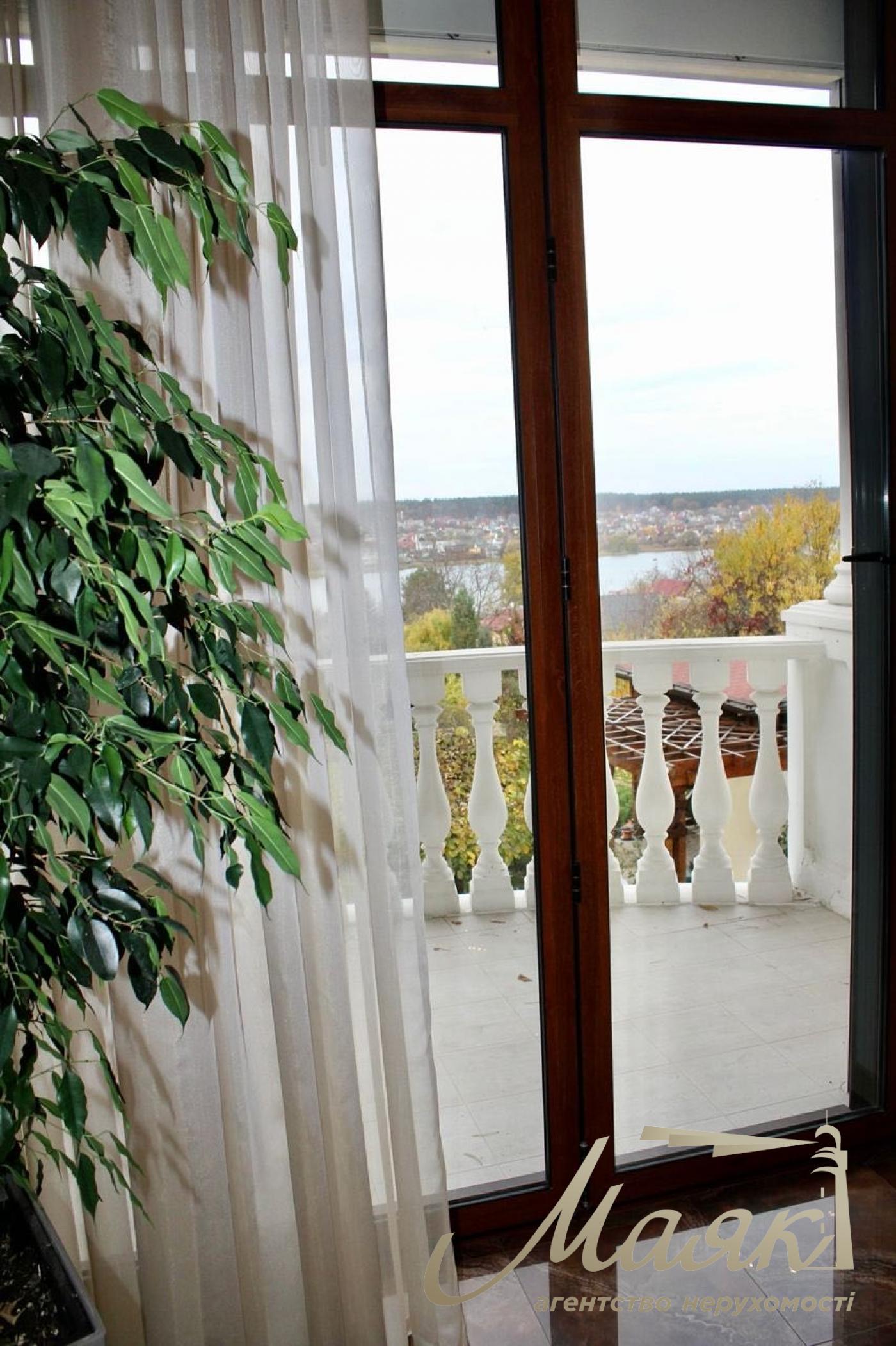 Продаж будинку 500 кв.м у Лісовому