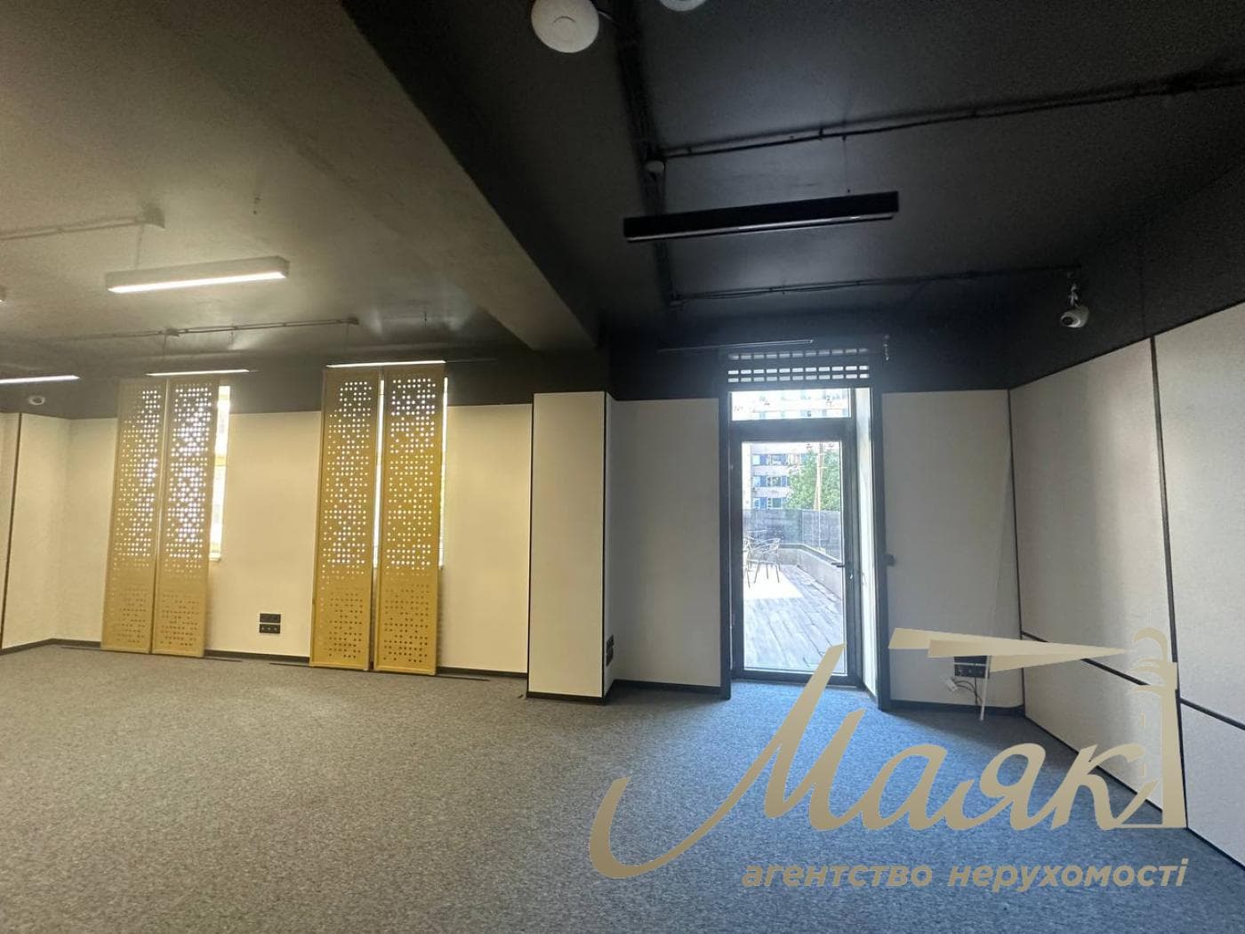 1,132 m² Office Space for Rent in the Business Center at 18/7 Almazova Street, Pechersk