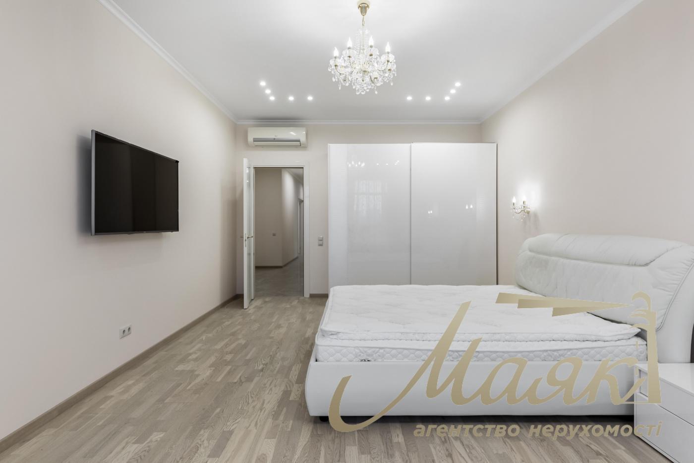 Продажа квартиры 200м2 в центре Кловский спуск, 7