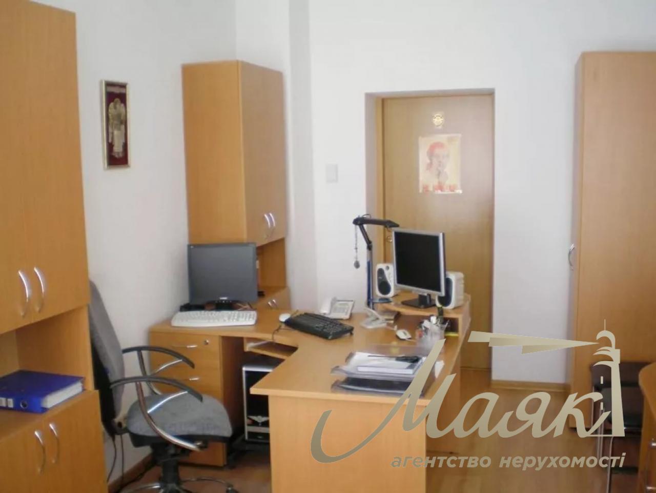 Stylish office building for sale in the elite microdistrict "Vozdvizhenka" Podil, Center, Kyiv