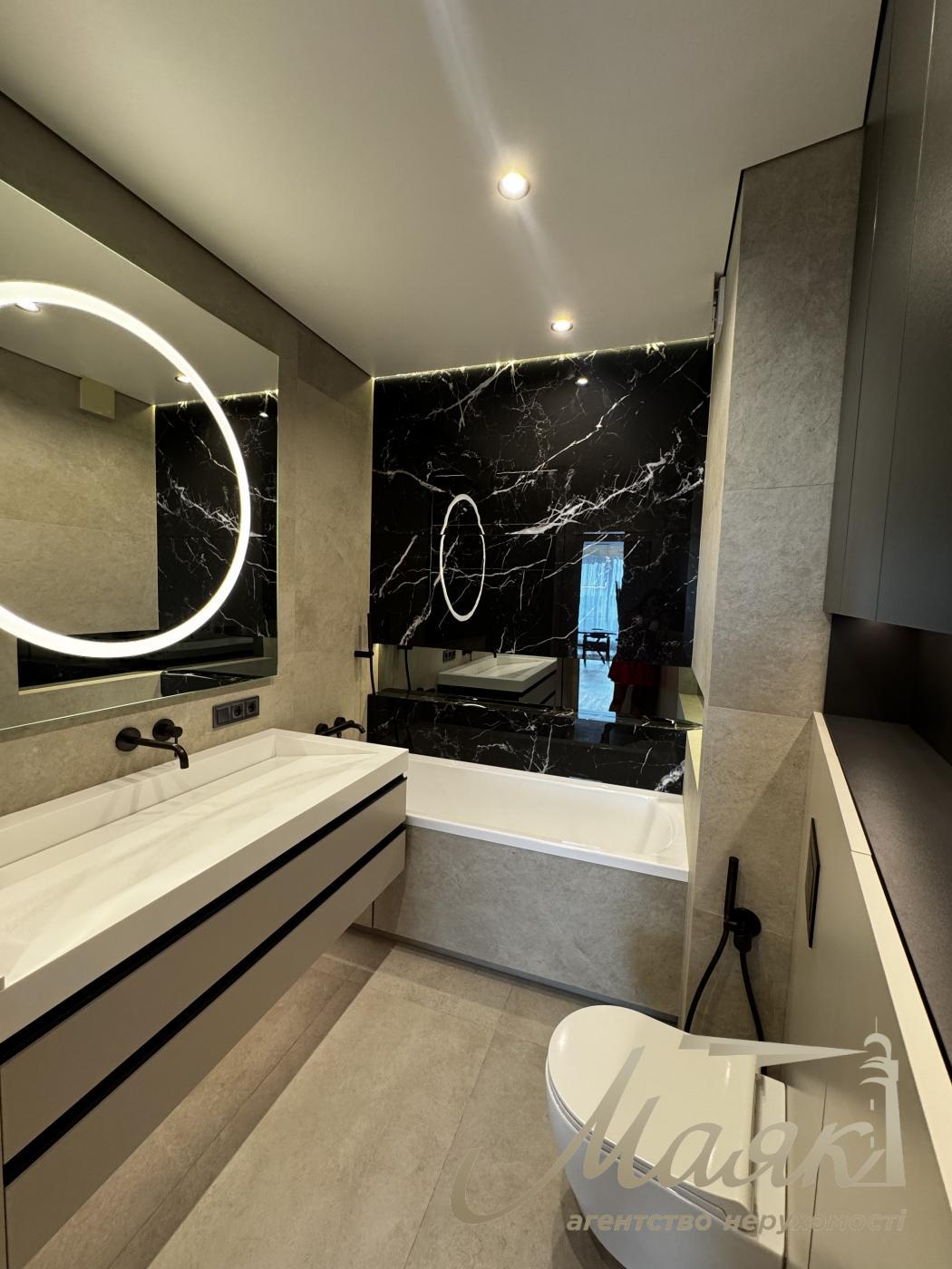 For sale 3-bedroom apartment in LCD Great