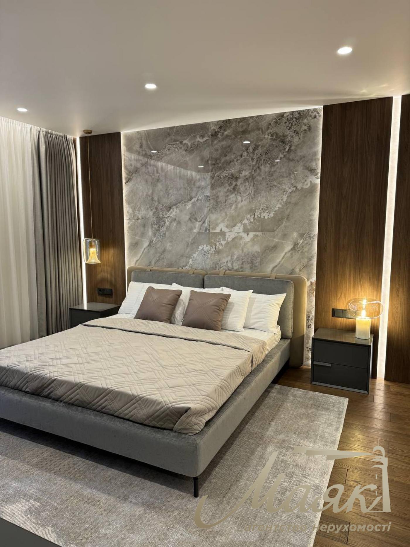 Продажа 3к квартиры  ЖК Французский Квартал-2 125м2