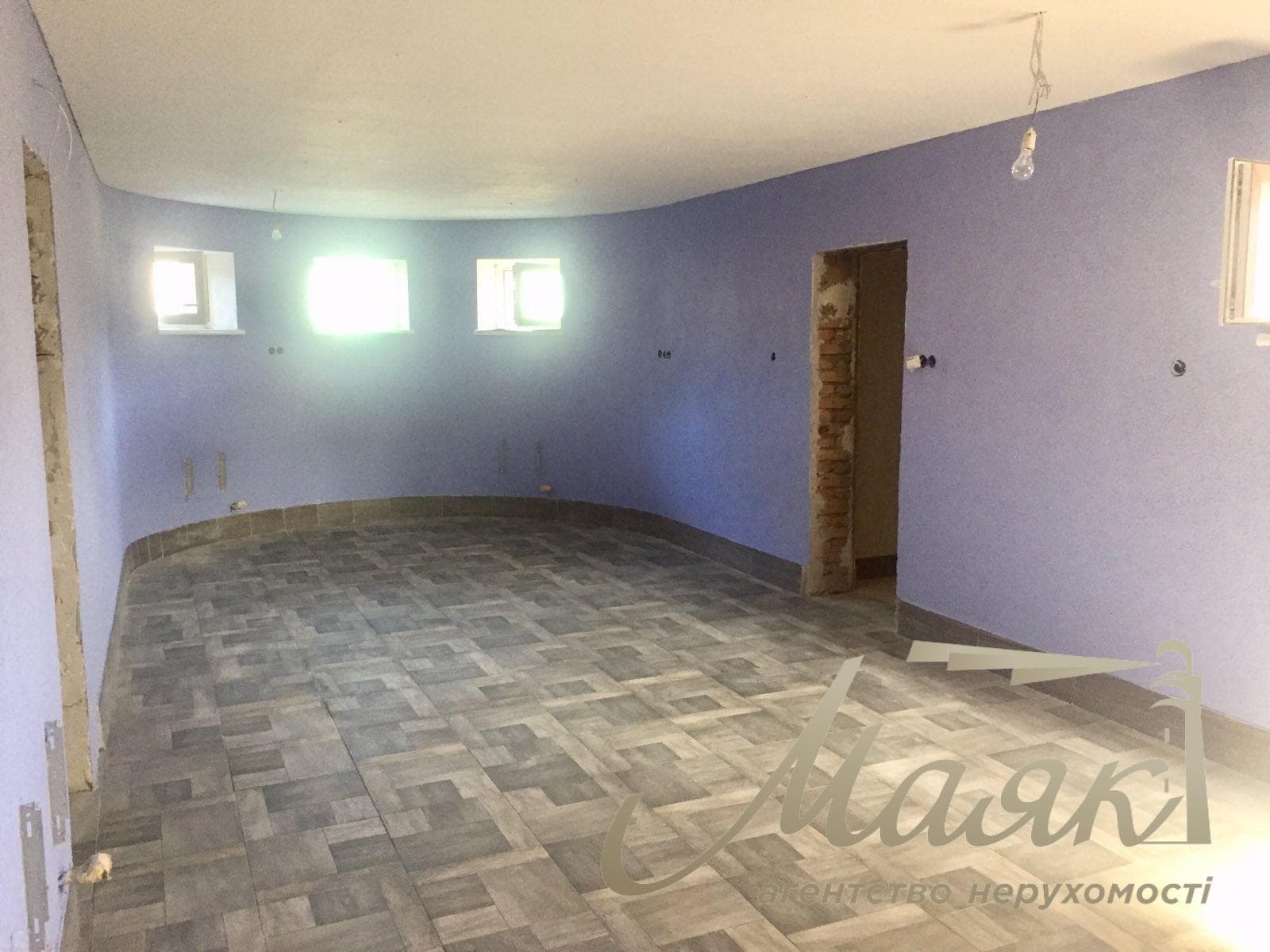 Продаж будинку площею 217 м² у Києві, мікрорайон Бортничі, станція метро «Бориспільська».