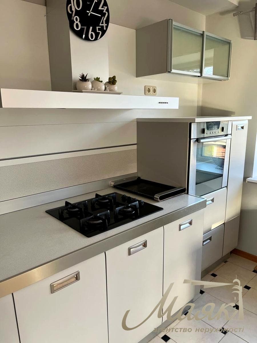 Продаж стильного будинку з панорамним видом на Лісники, 266 м², 10 соток, Лісова вул., 1