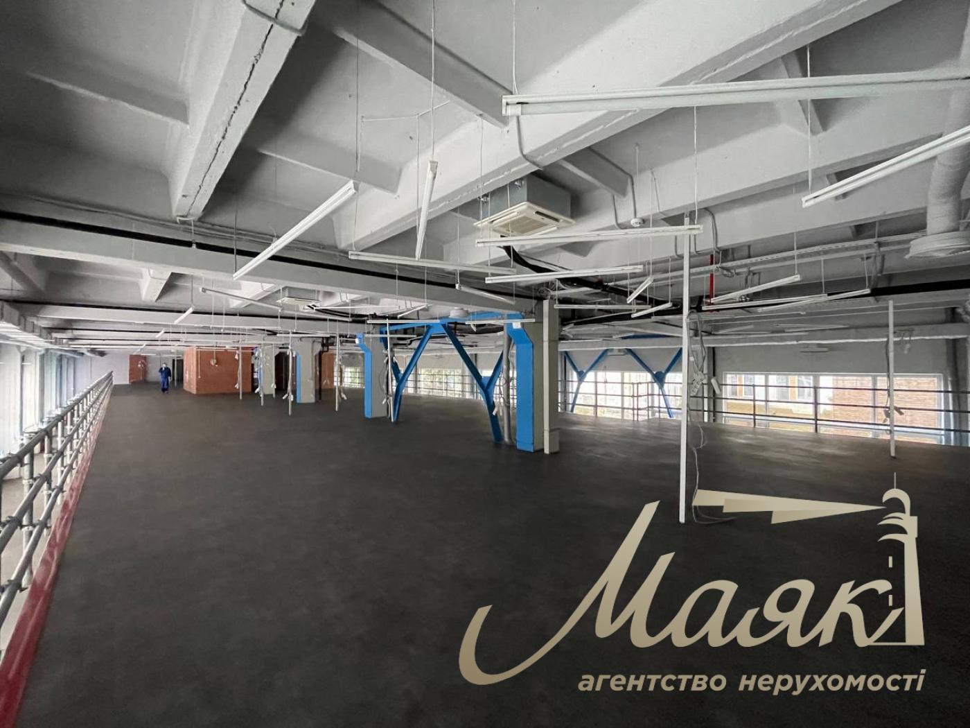 Аренда офисного помещения 1712м2 возле м. Политехнический институт