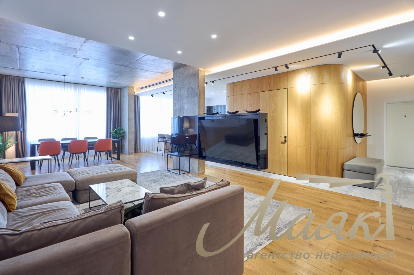 Rent 5-room apartment LCD Novopecherskie Lipki, Verkhoglyada street (Dragomirov)