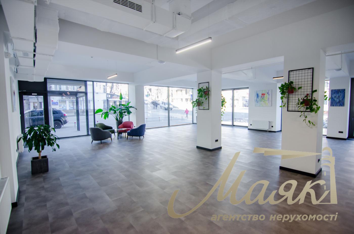 Оренда фасадного торгового приміщення 235м2 в БЦ Infinity ,ул. Саксаганського, Центр, Київ