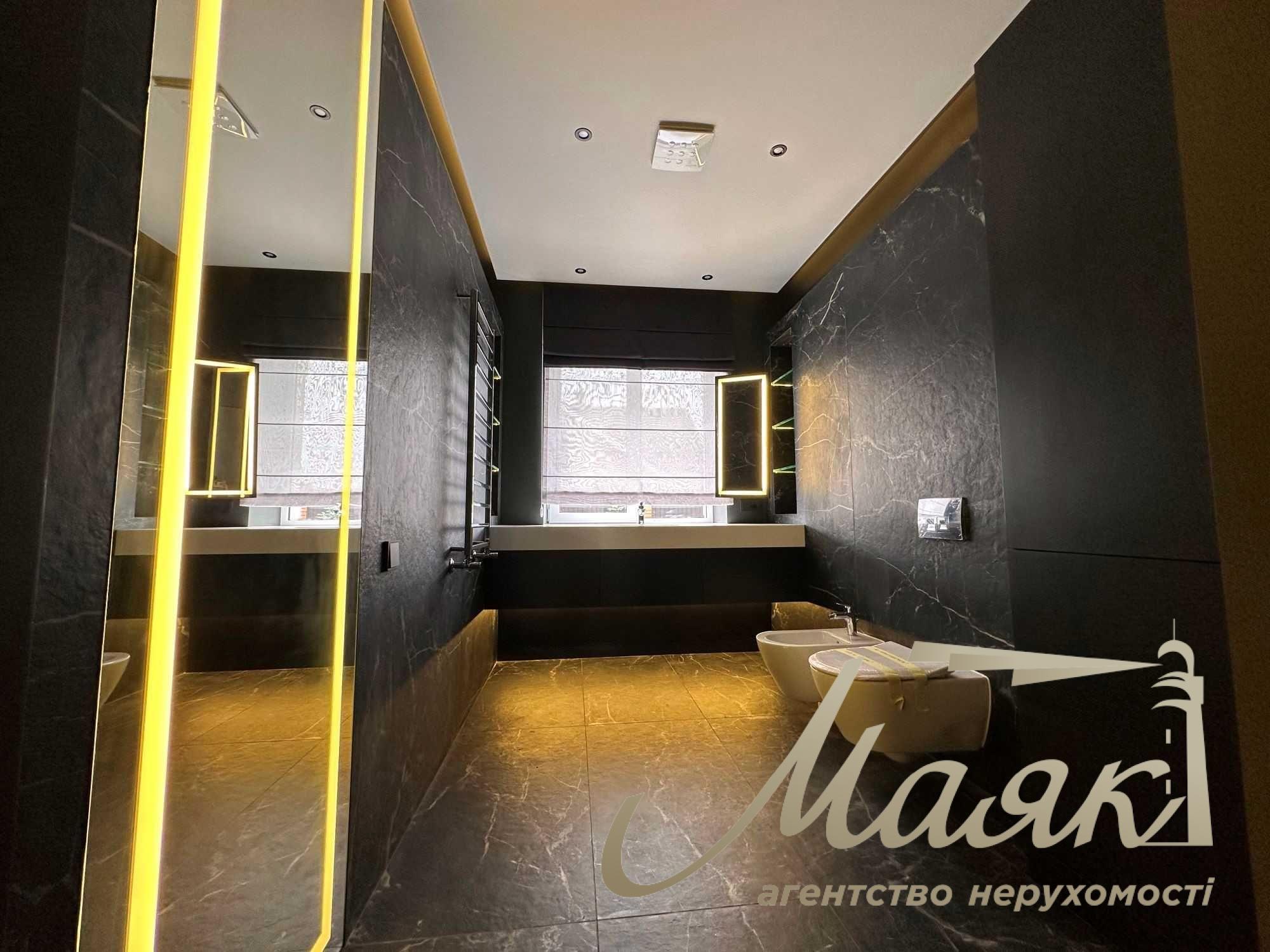 House for sale with designer renovation 356m2 in Ivankovichi